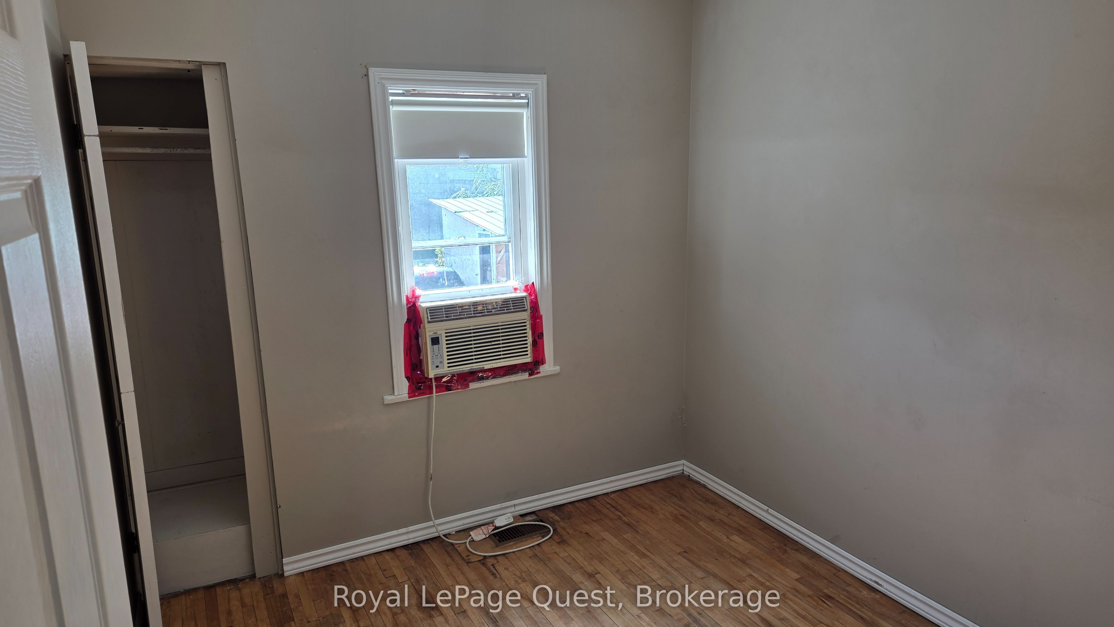 103 Mississaga Street W Property Photo 5
