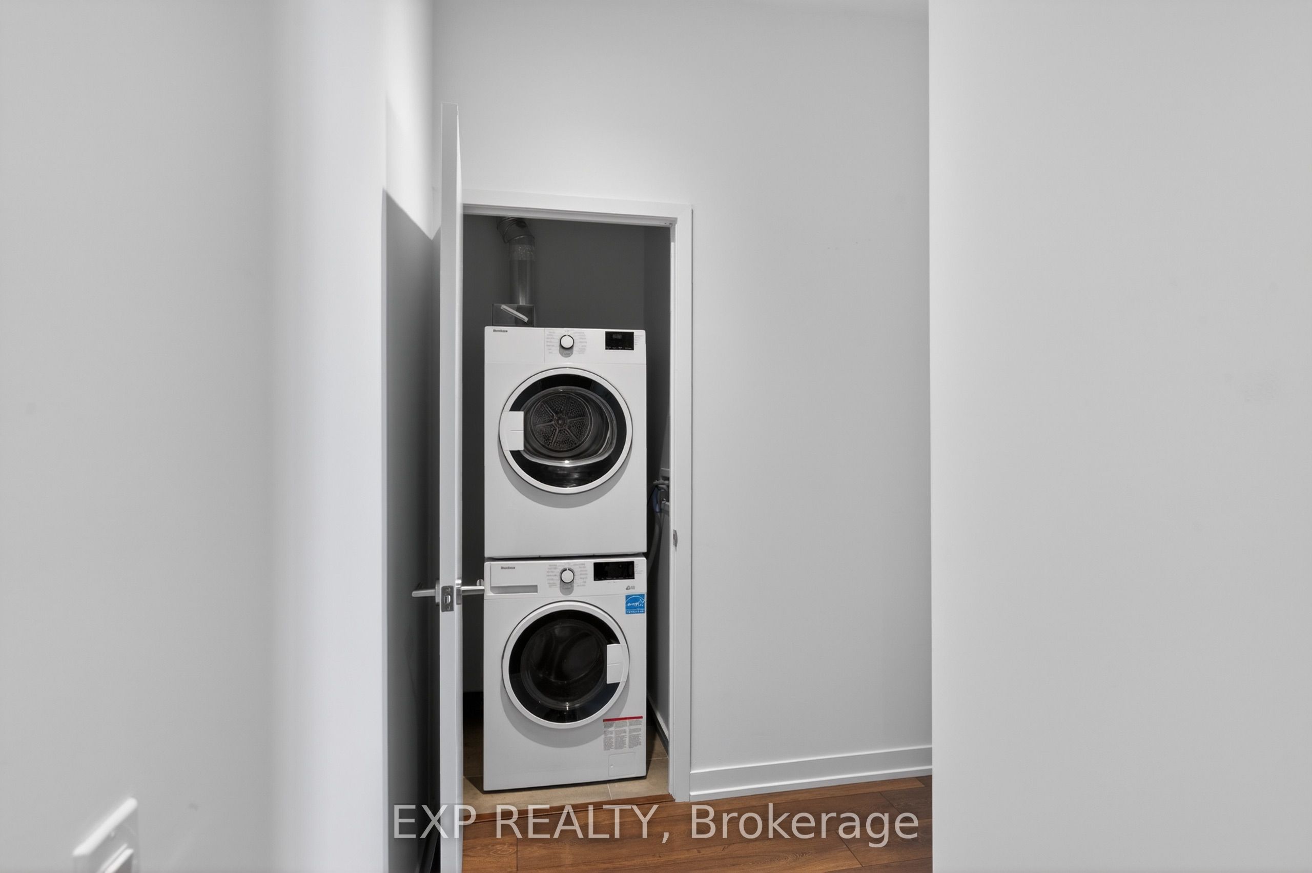 39 Mary Street 1101 Property Photo 23