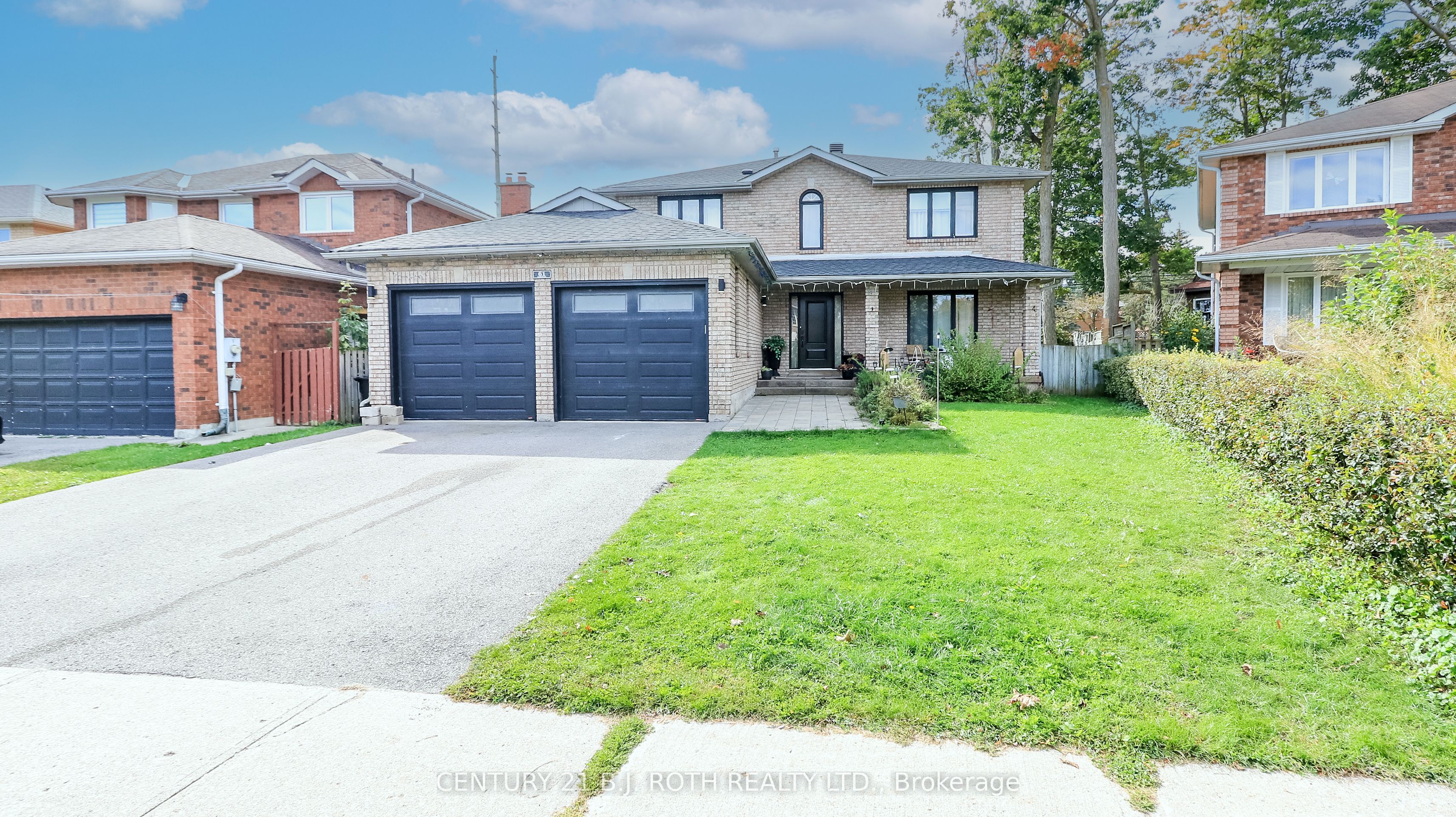 61 Barwick Drive W Property Photo 1