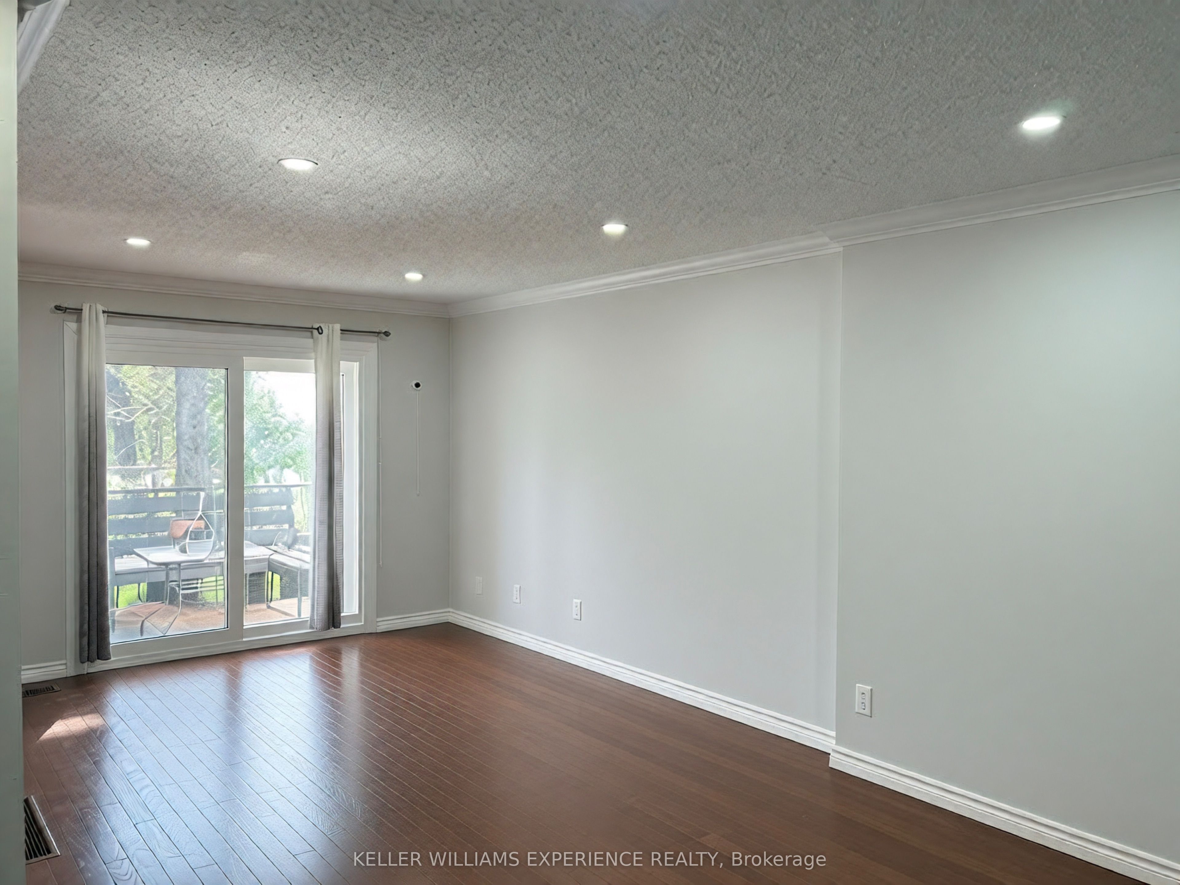 441 Barrie Road 29 Property Photo 7