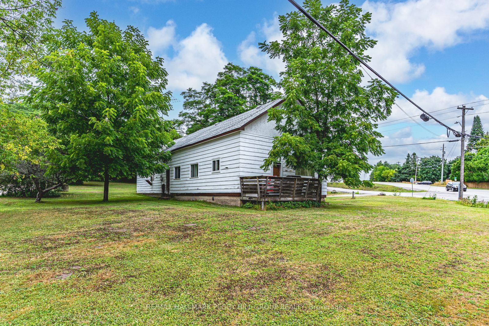 332 Champlain Road Property Photo 1