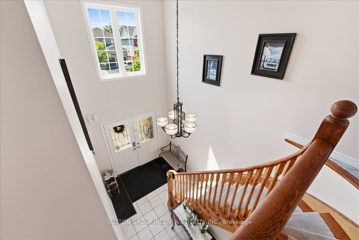 17 White Crescent Property Photo 5