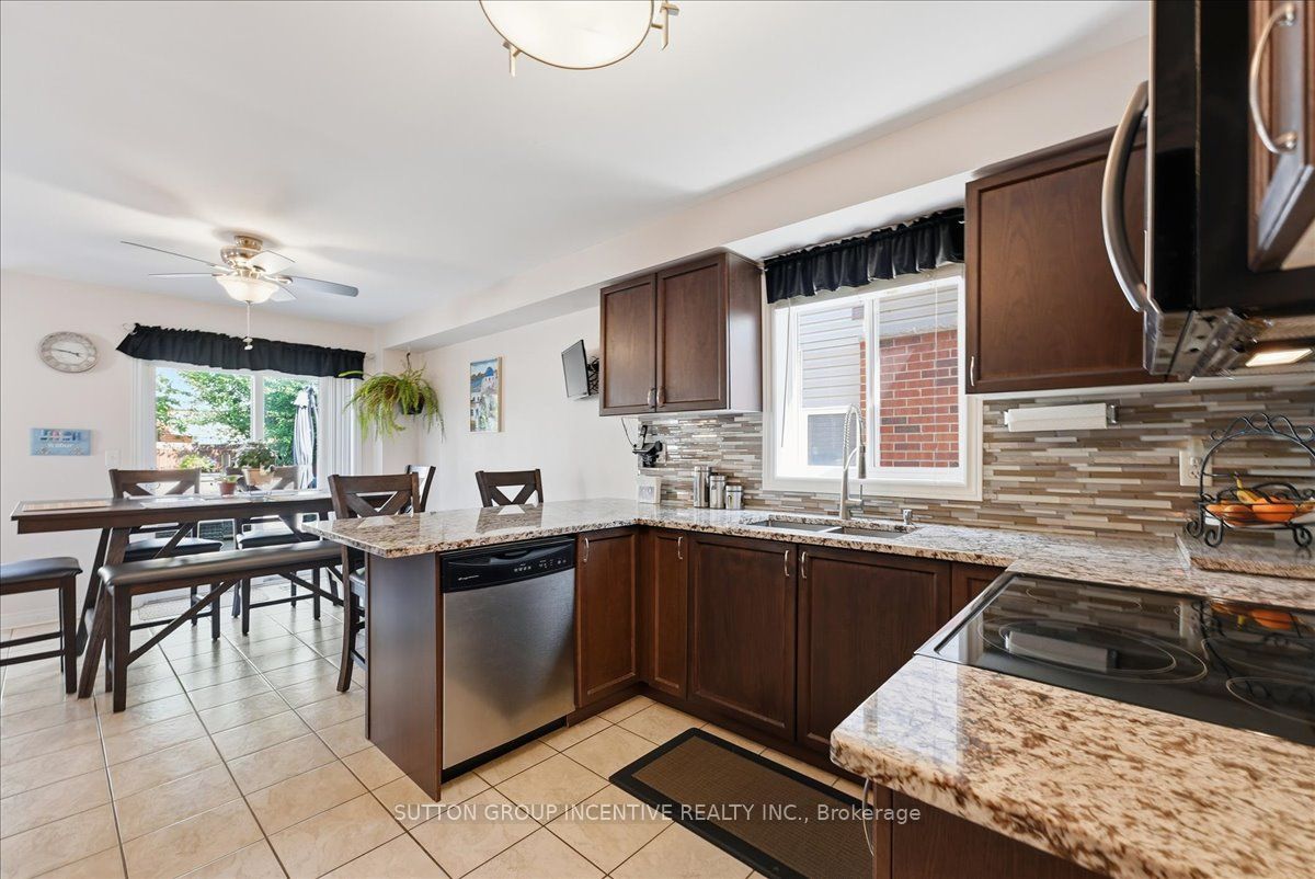 17 White Crescent Property Photo 8