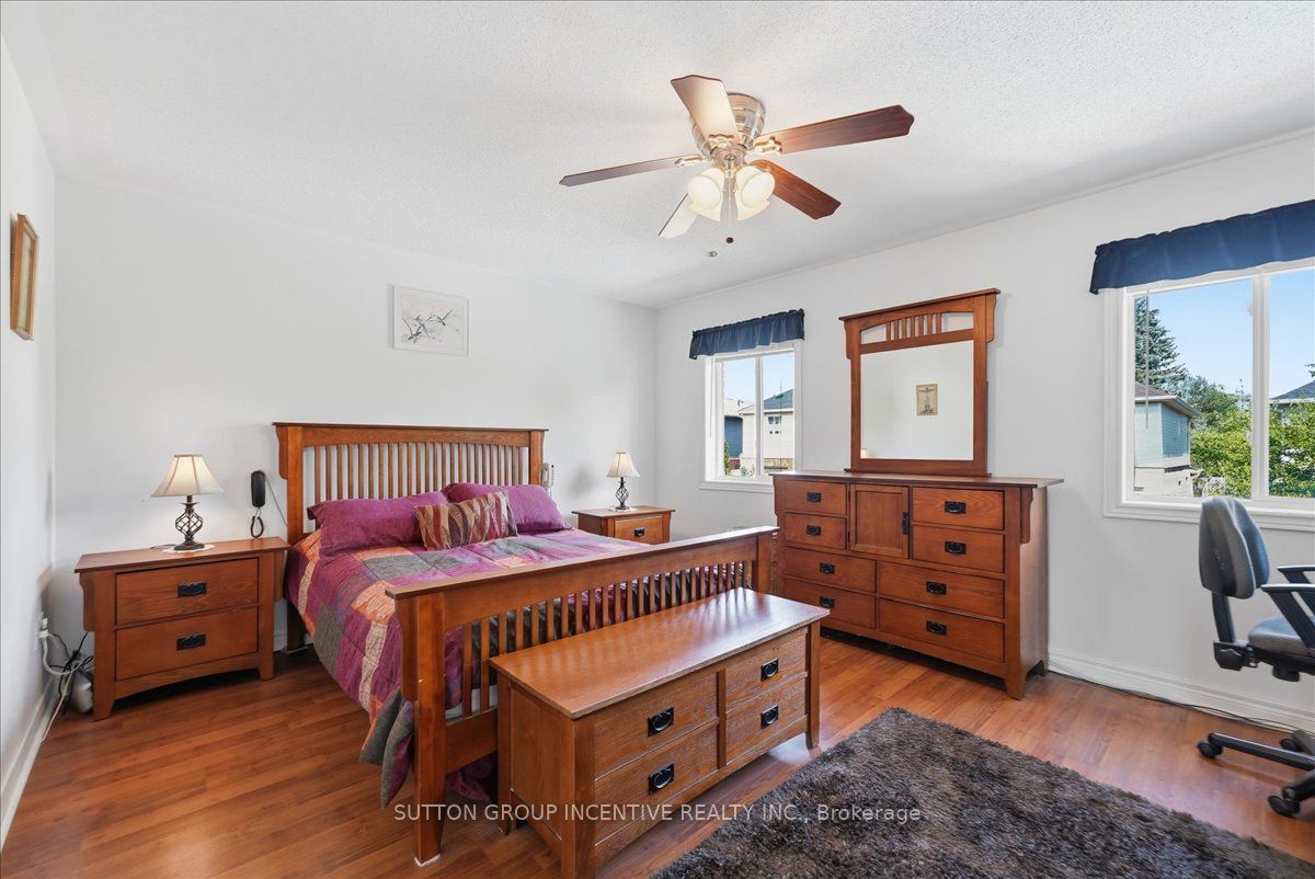 17 White Crescent Property Photo 17