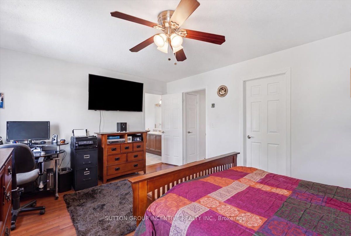 17 White Crescent Property Photo 18
