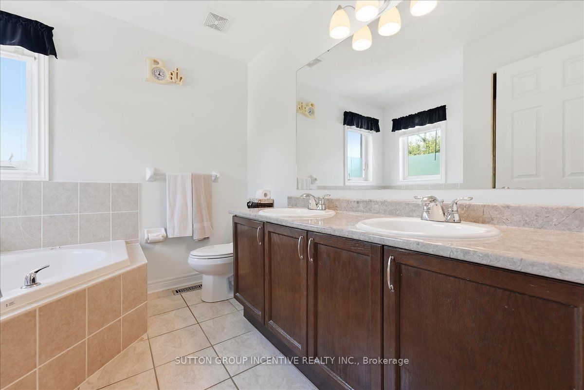17 White Crescent Property Photo 19
