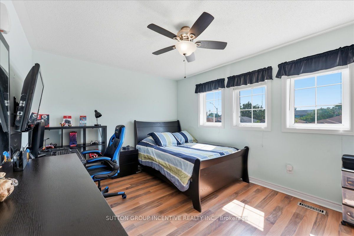 17 White Crescent Property Photo 22