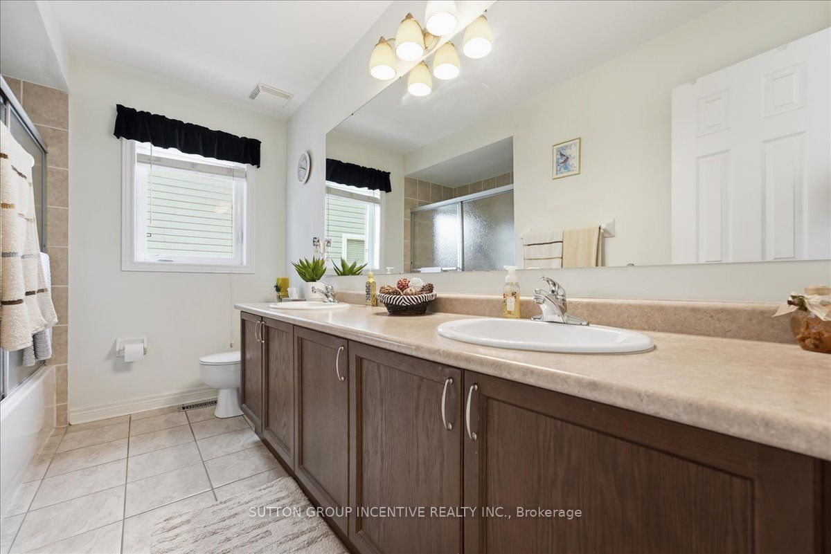 17 White Crescent Property Photo 28