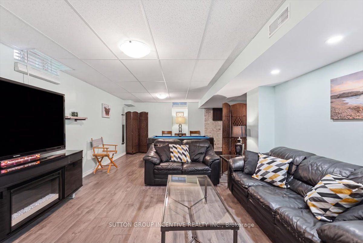 17 White Crescent Property Photo 30