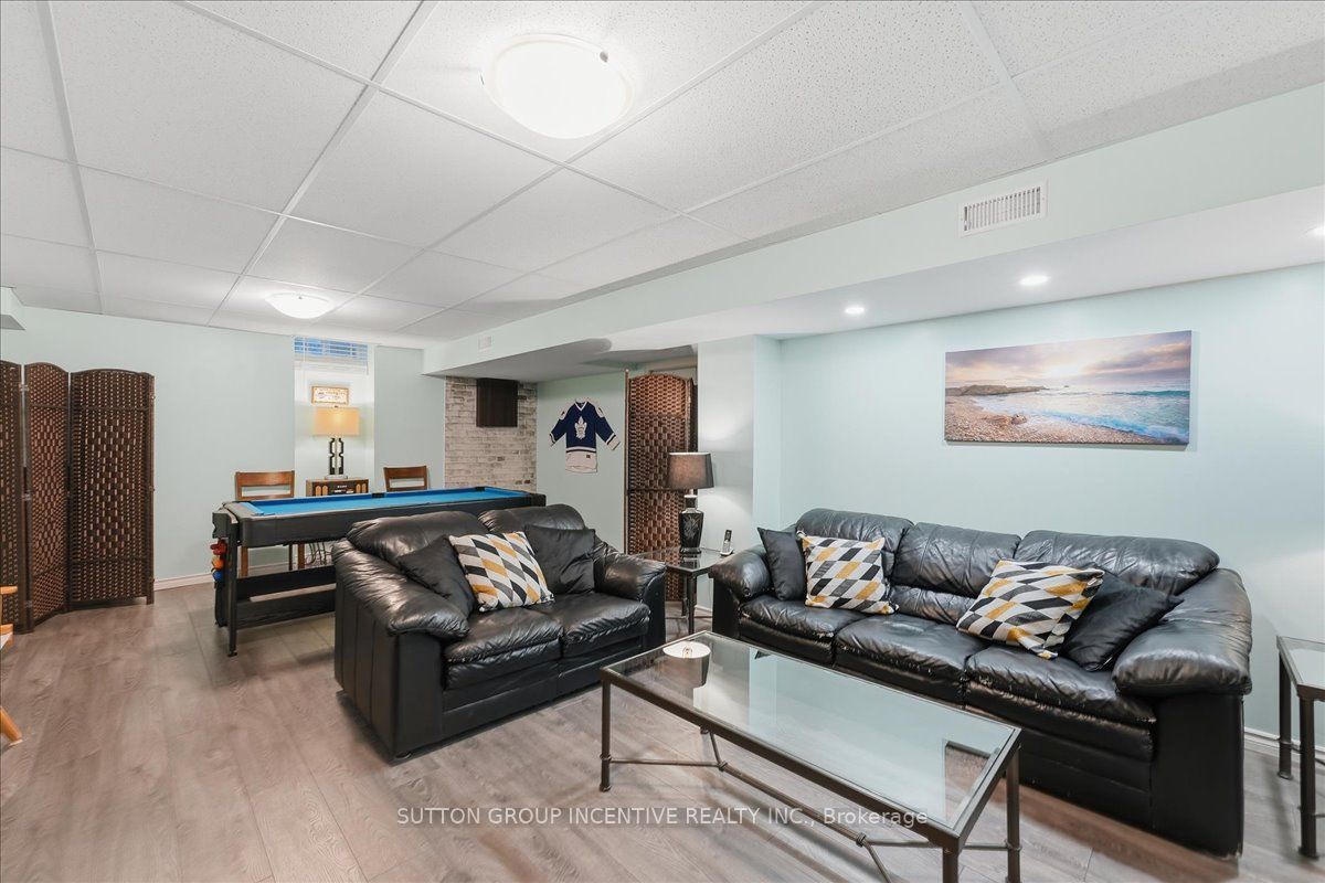 17 White Crescent Property Photo 31