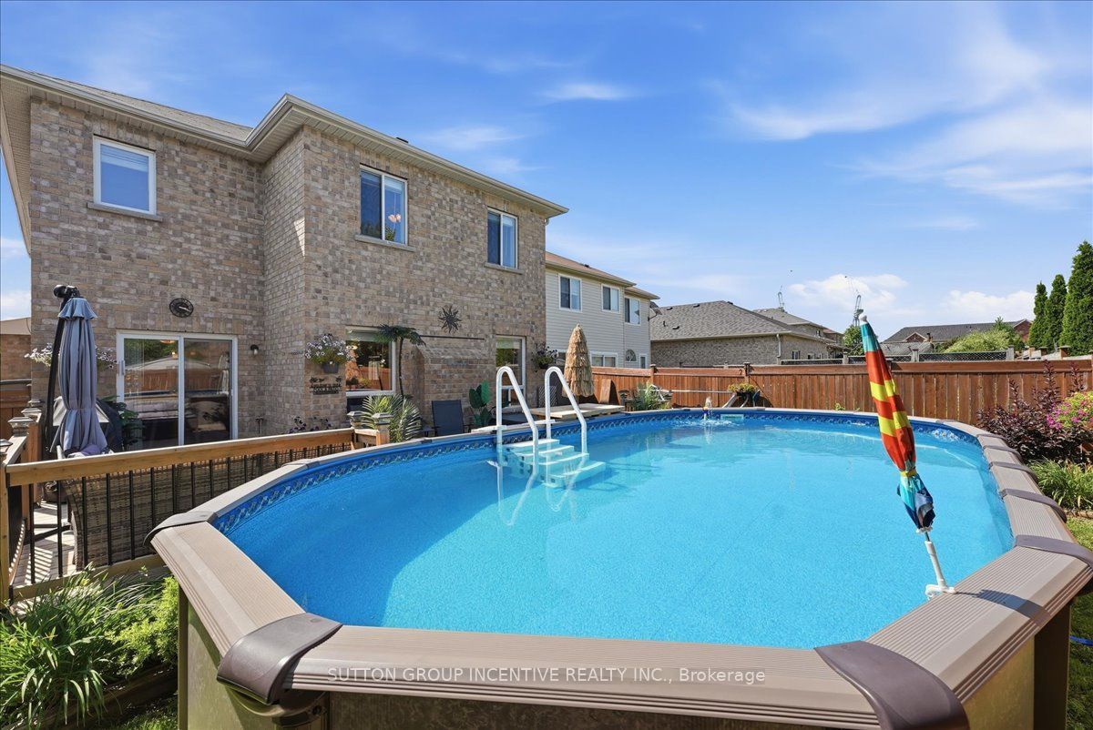 17 White Crescent Property Photo 42