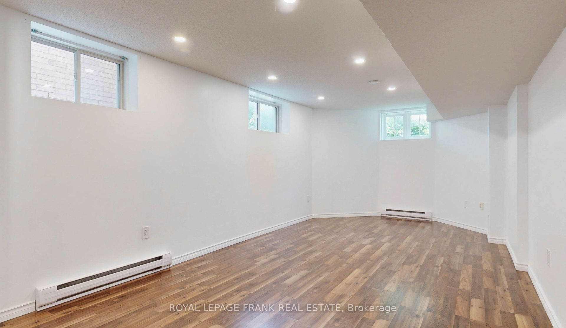 21 Crompton Drive Property Photo 6
