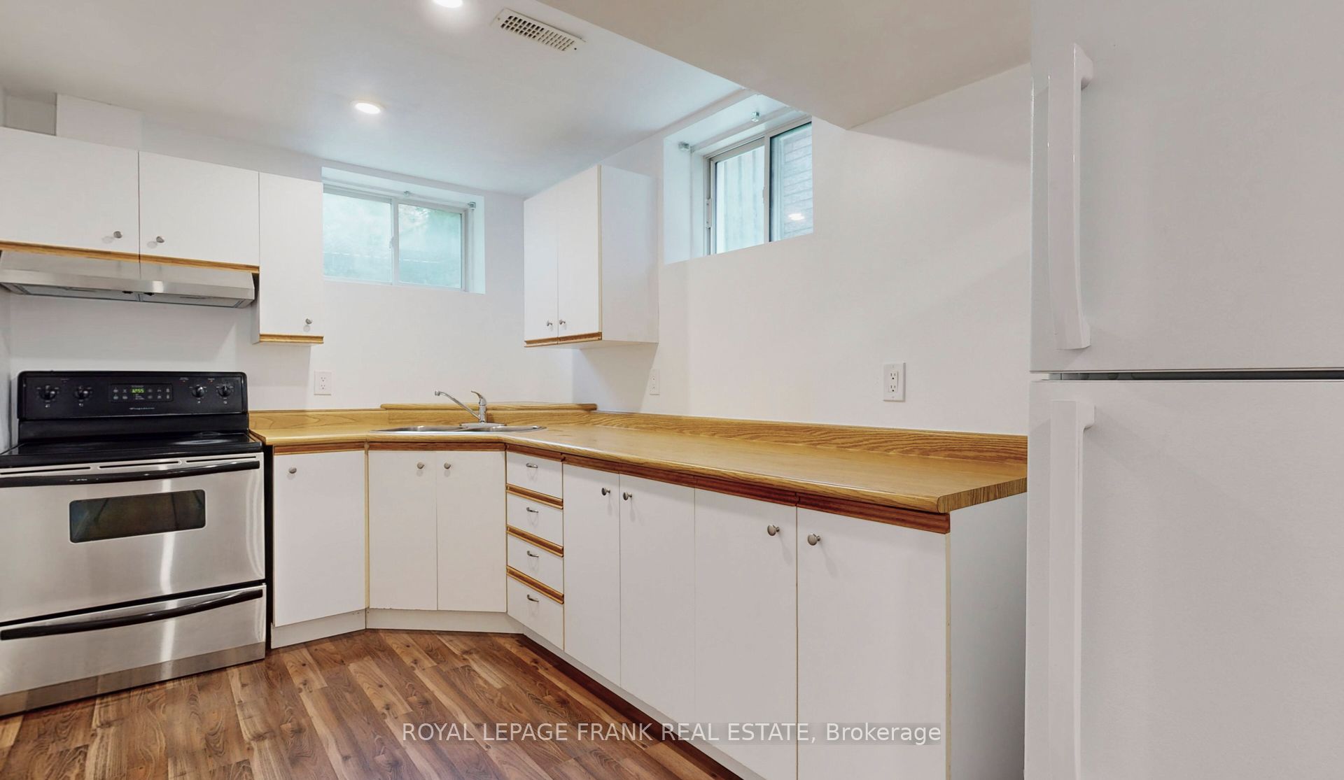 21 Crompton Drive Property Photo 8