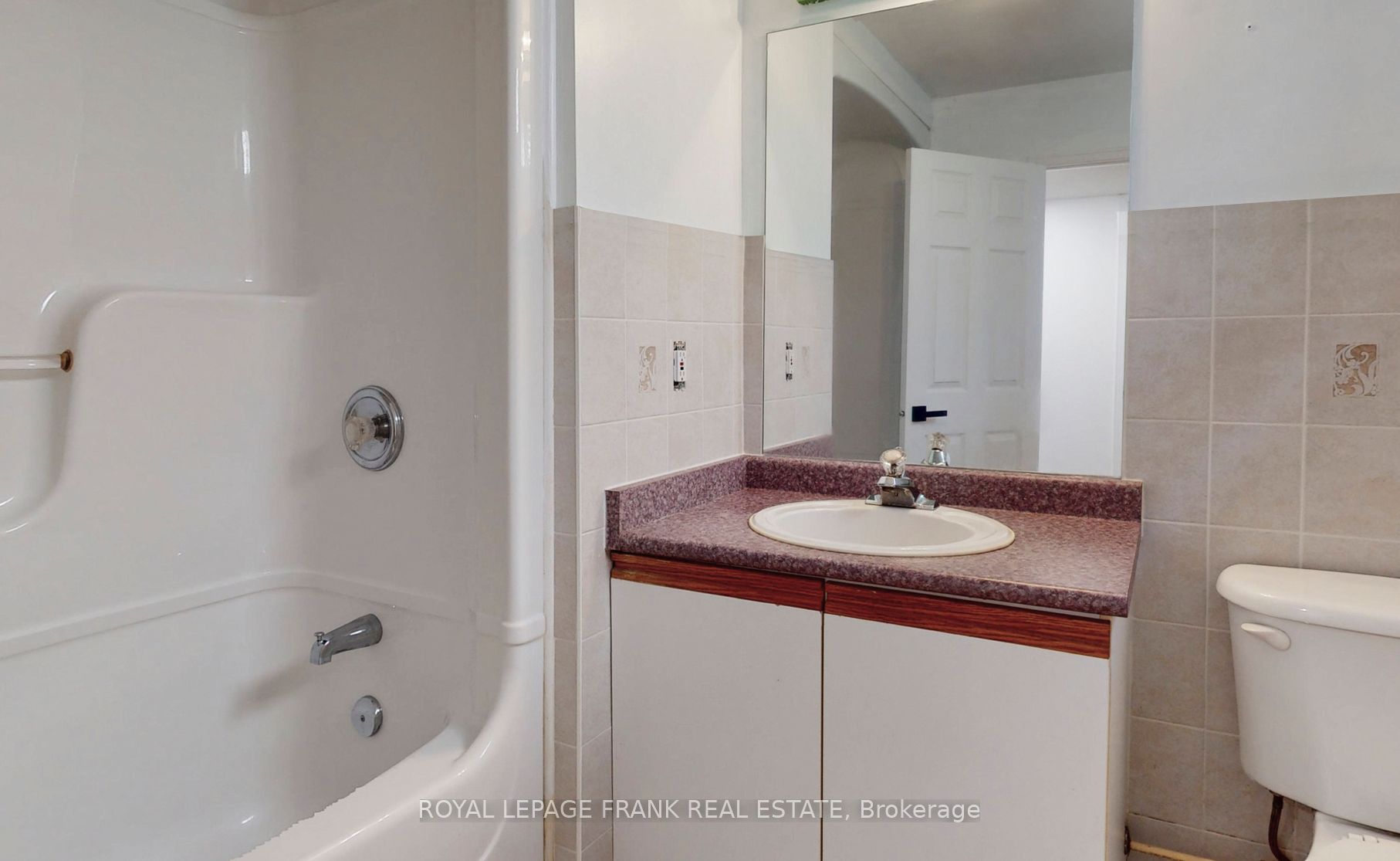 21 Crompton Drive Property Photo 10