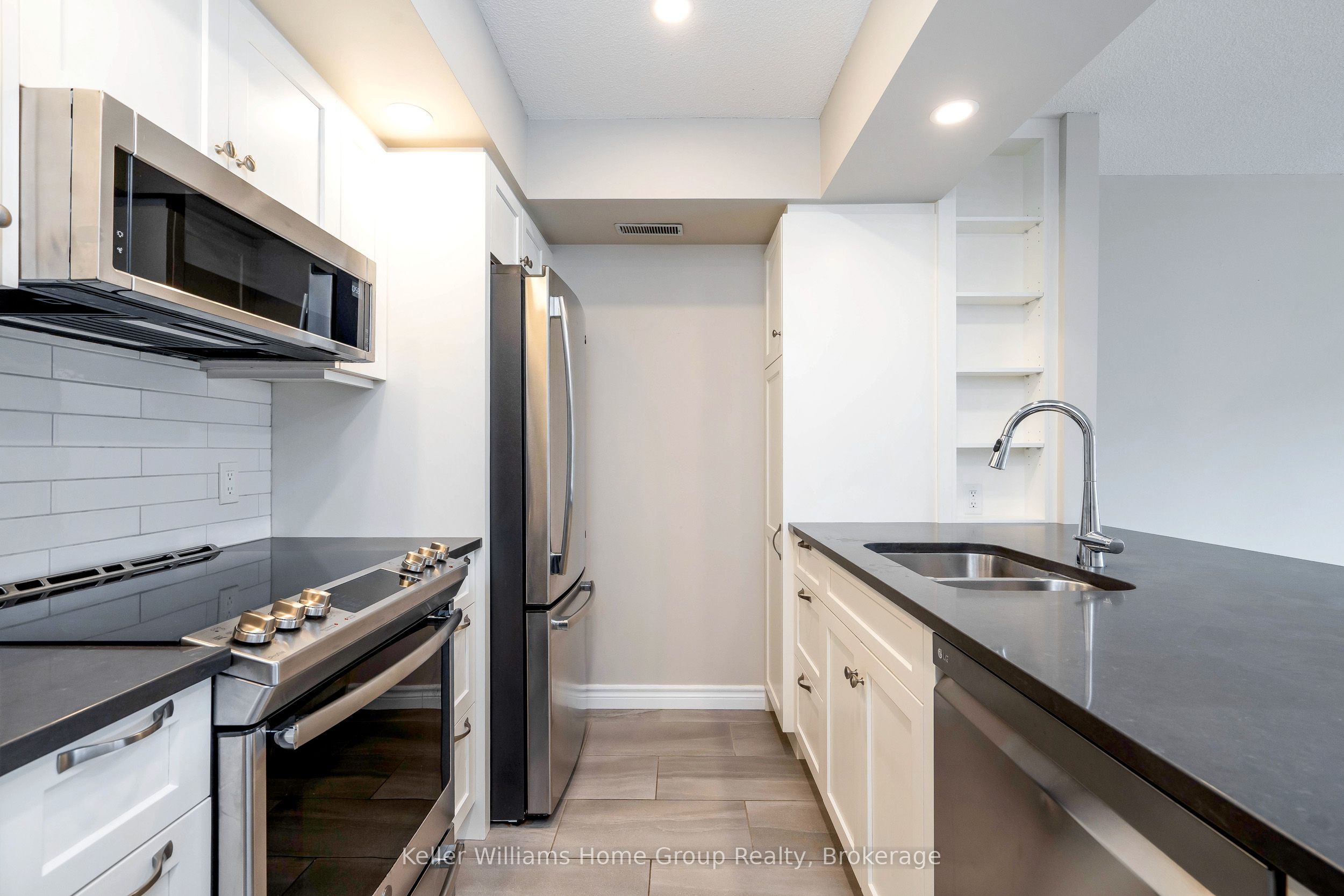 711 Johnston Park Avenue Property Photo 8