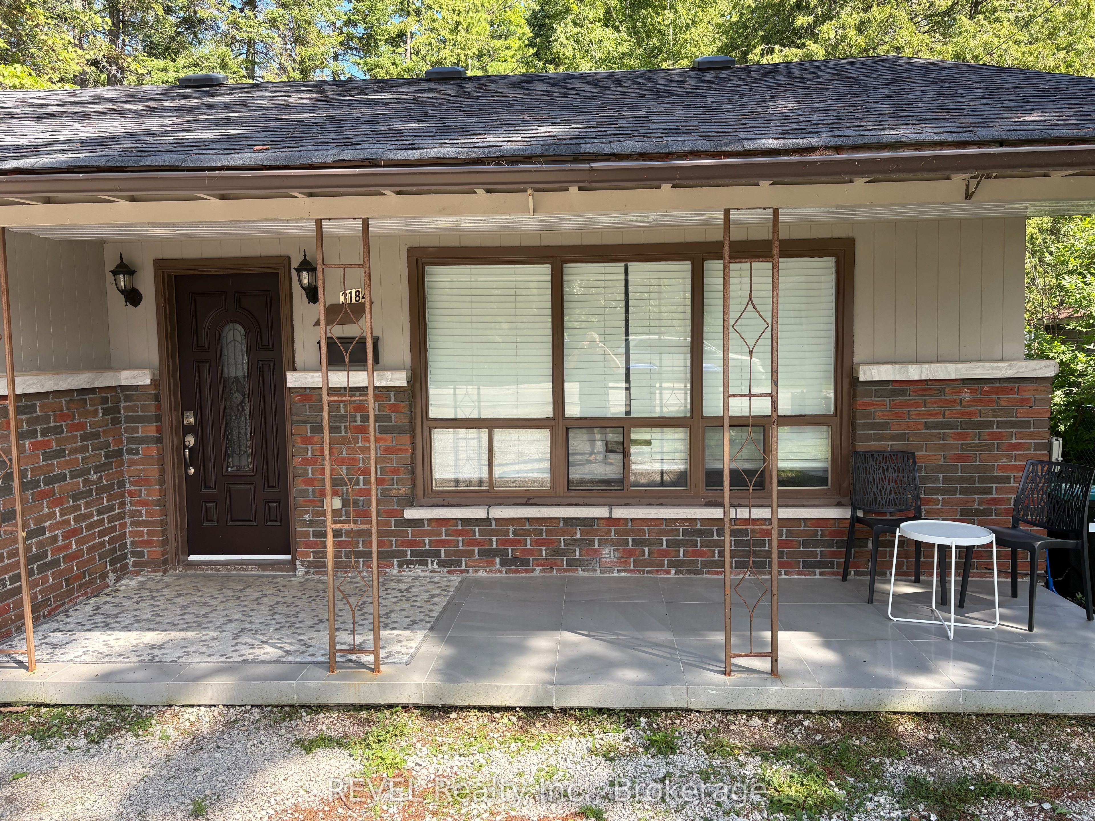 3184 Mosley Street Property Photo 2