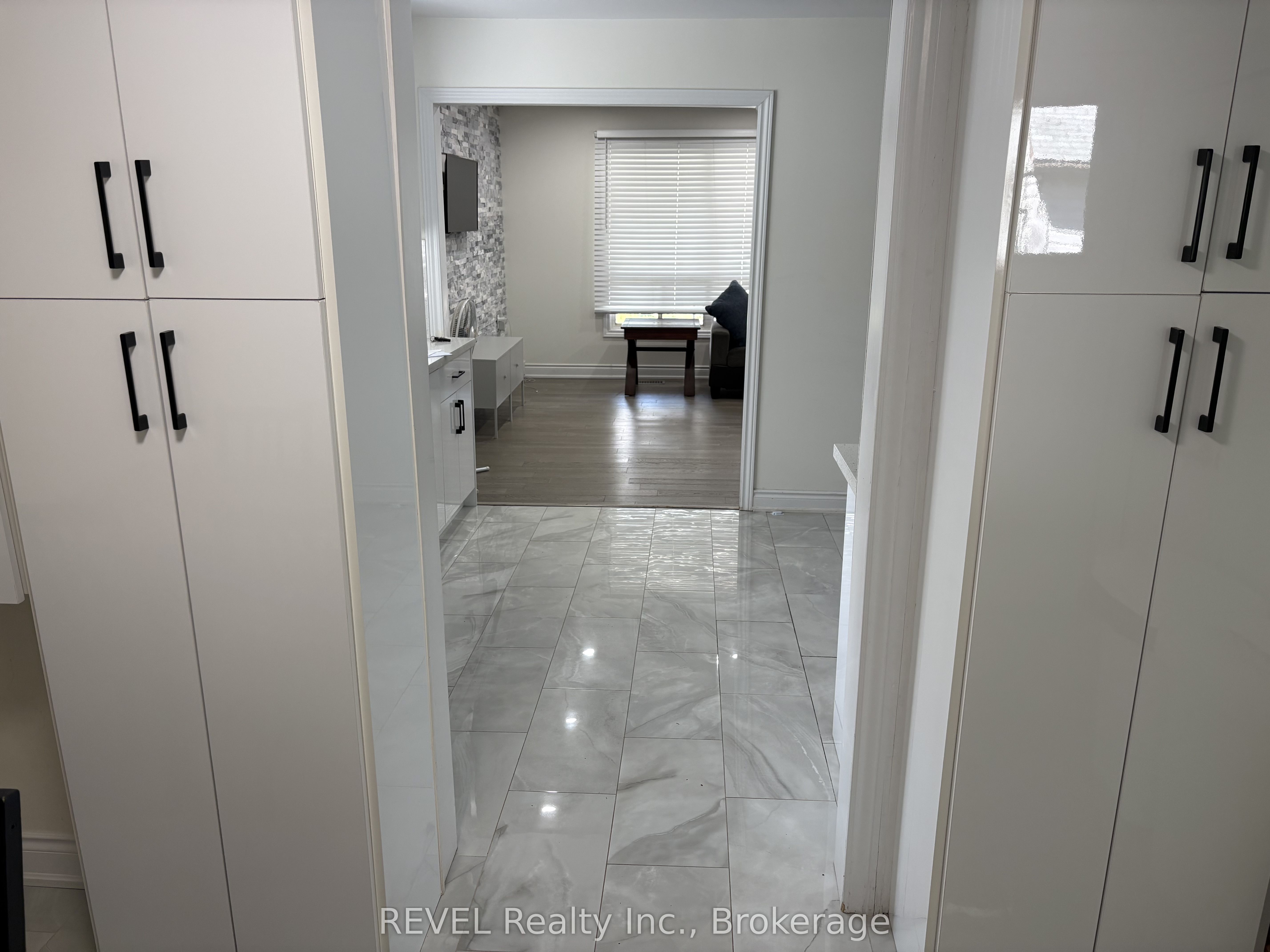 3184 Mosley Street Property Photo 13