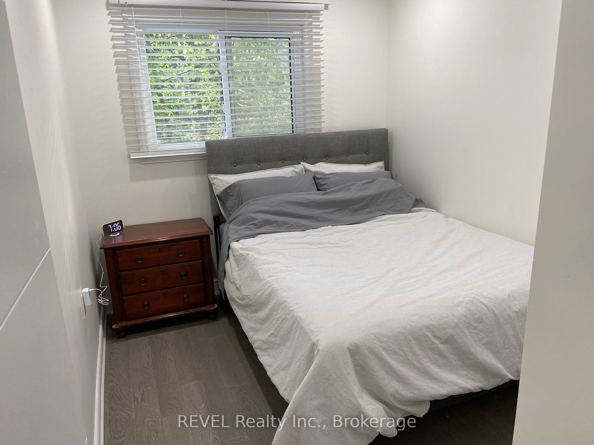 3184 Mosley Street Property Photo 16