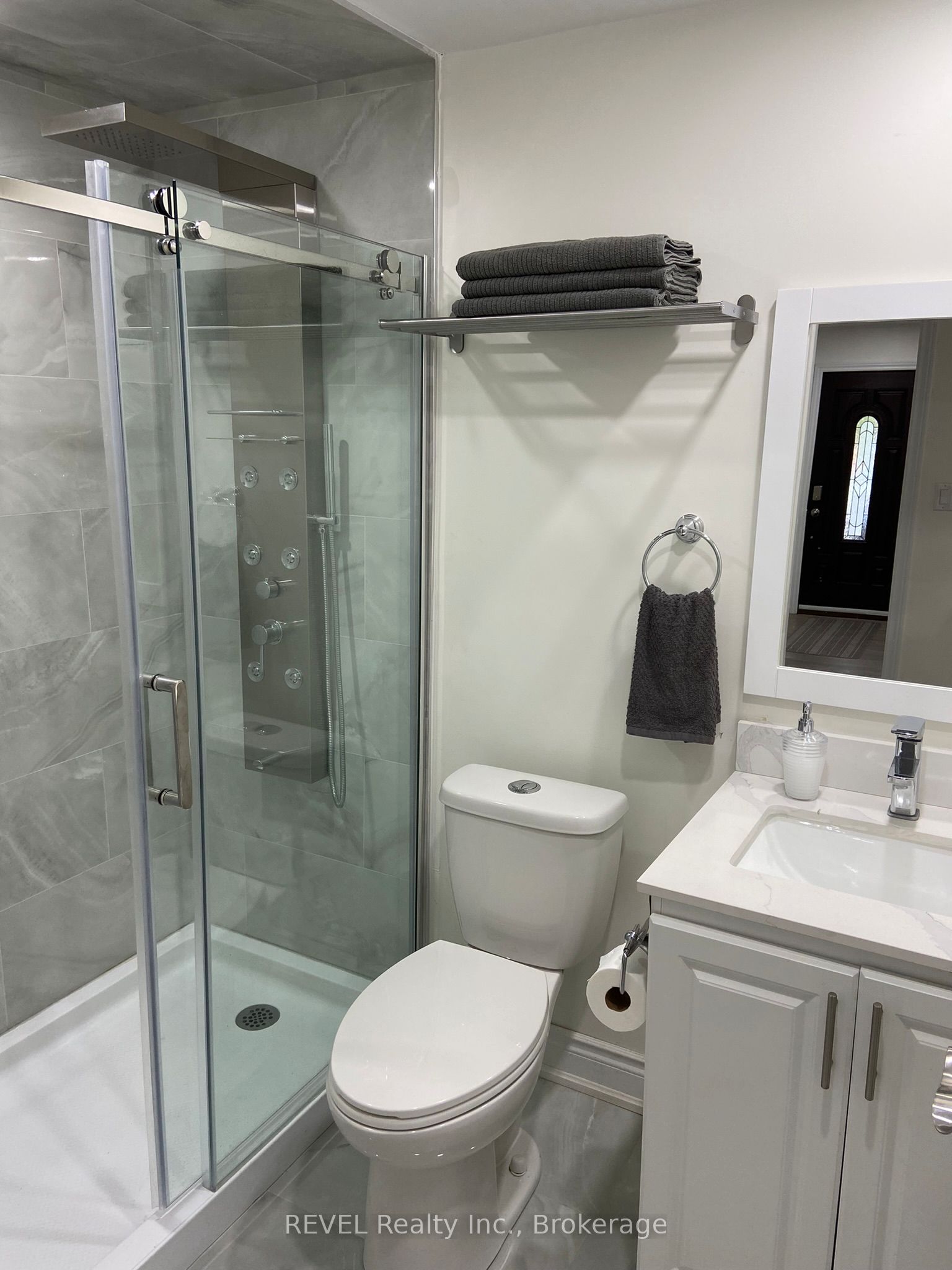 3184 Mosley Street Property Photo 17