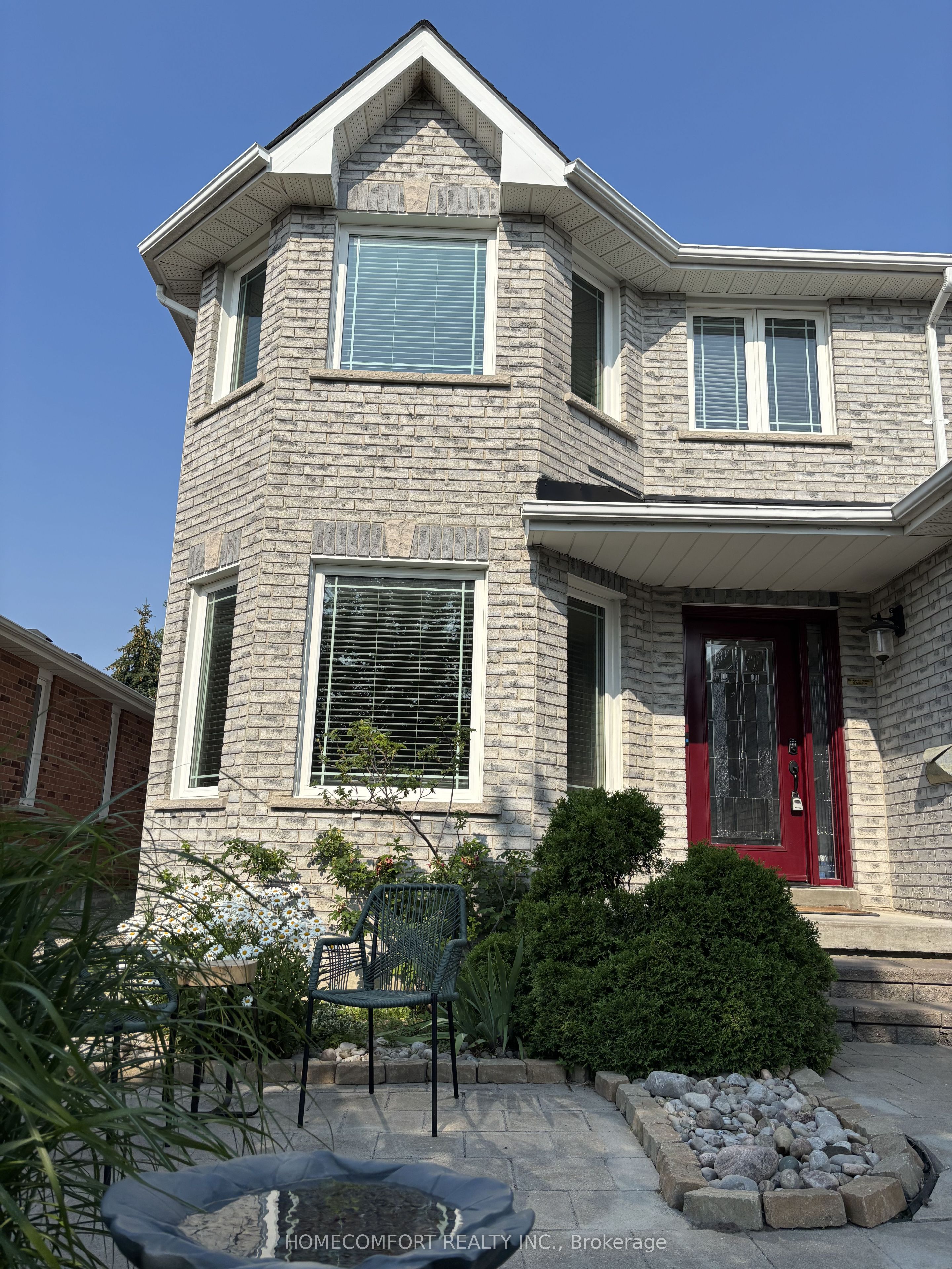 68 Grace Crescent Property Photo 2