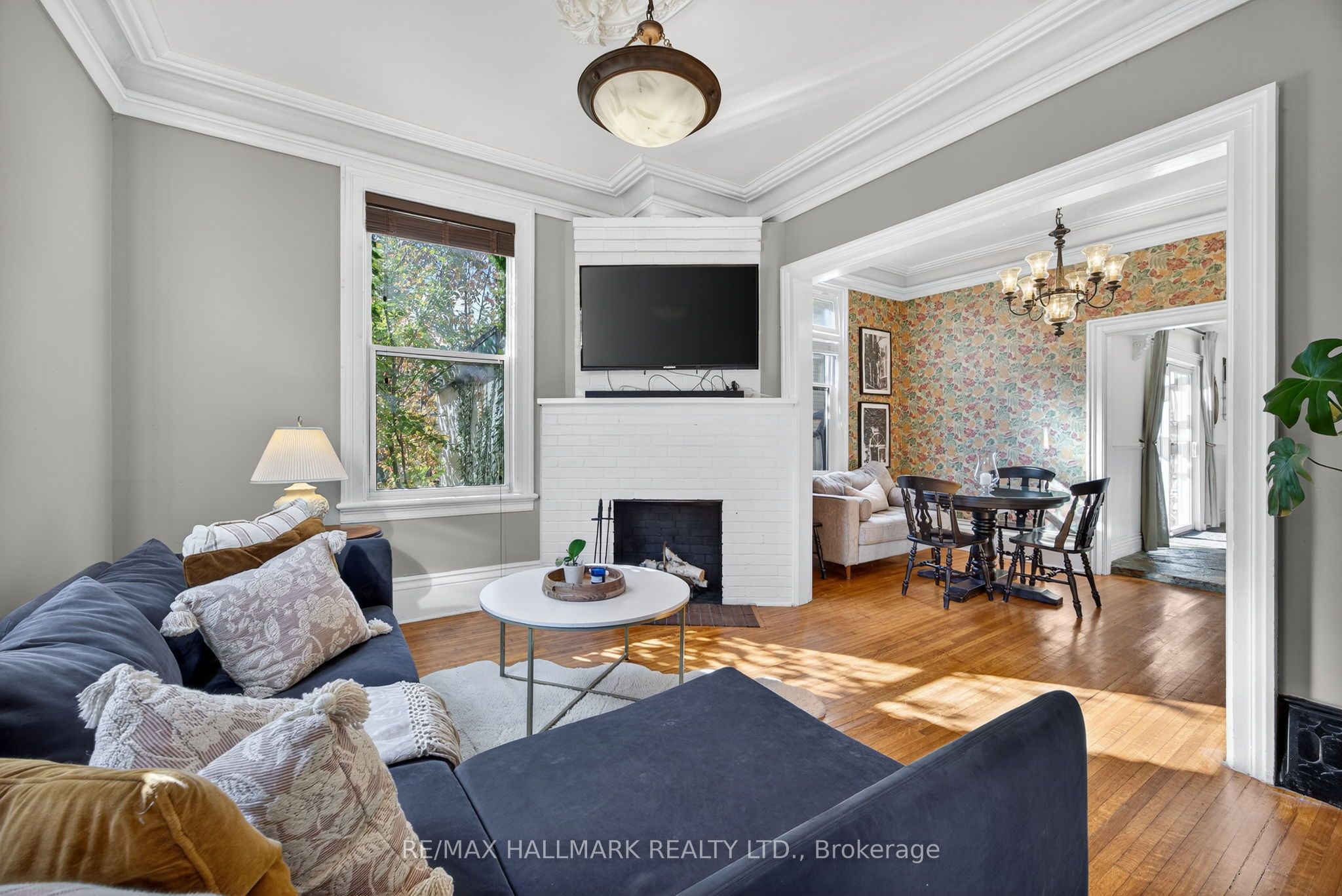 84 Wellington Street E Property Photo 8