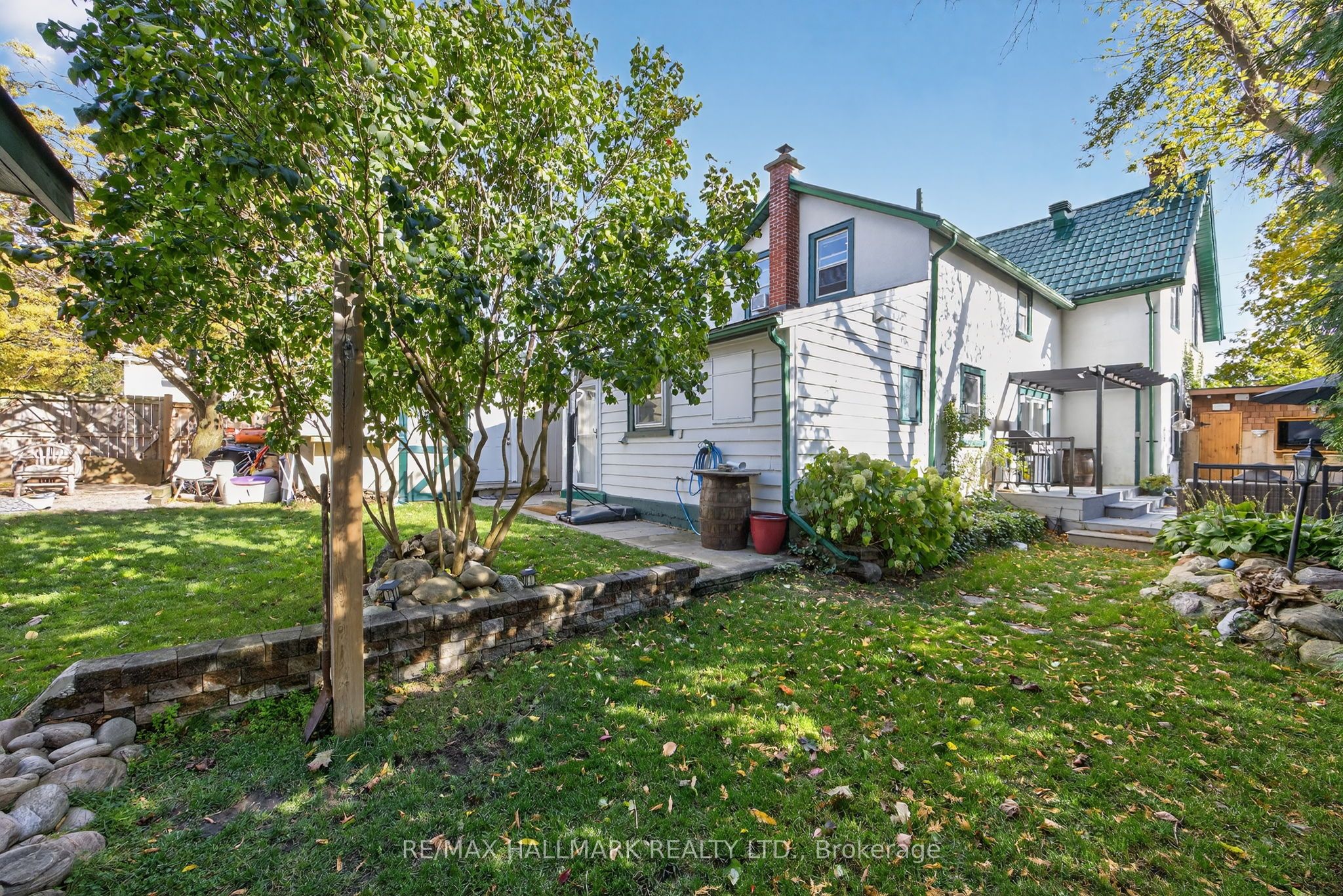 84 Wellington Street E Property Photo 16