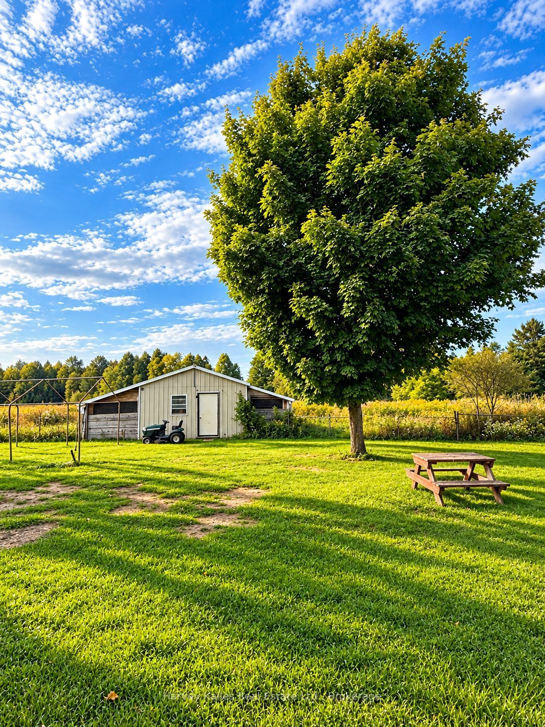 5536 Line 5 Road N Property Photo 5
