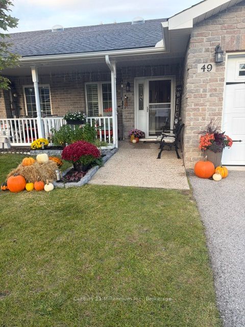 49 Clover Crescent Property Photo 1