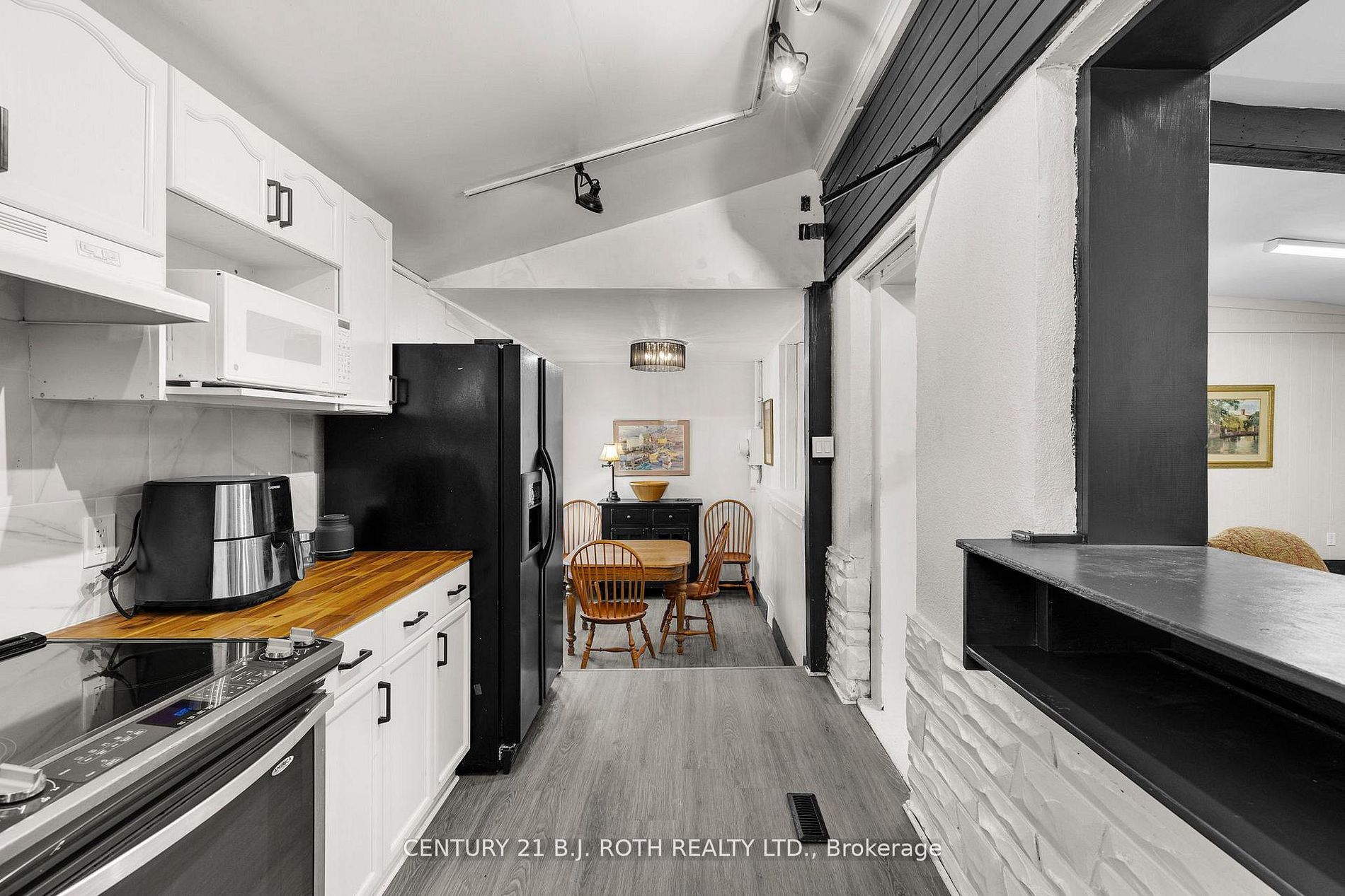 1285 Bayfield Street N Property Photo 17