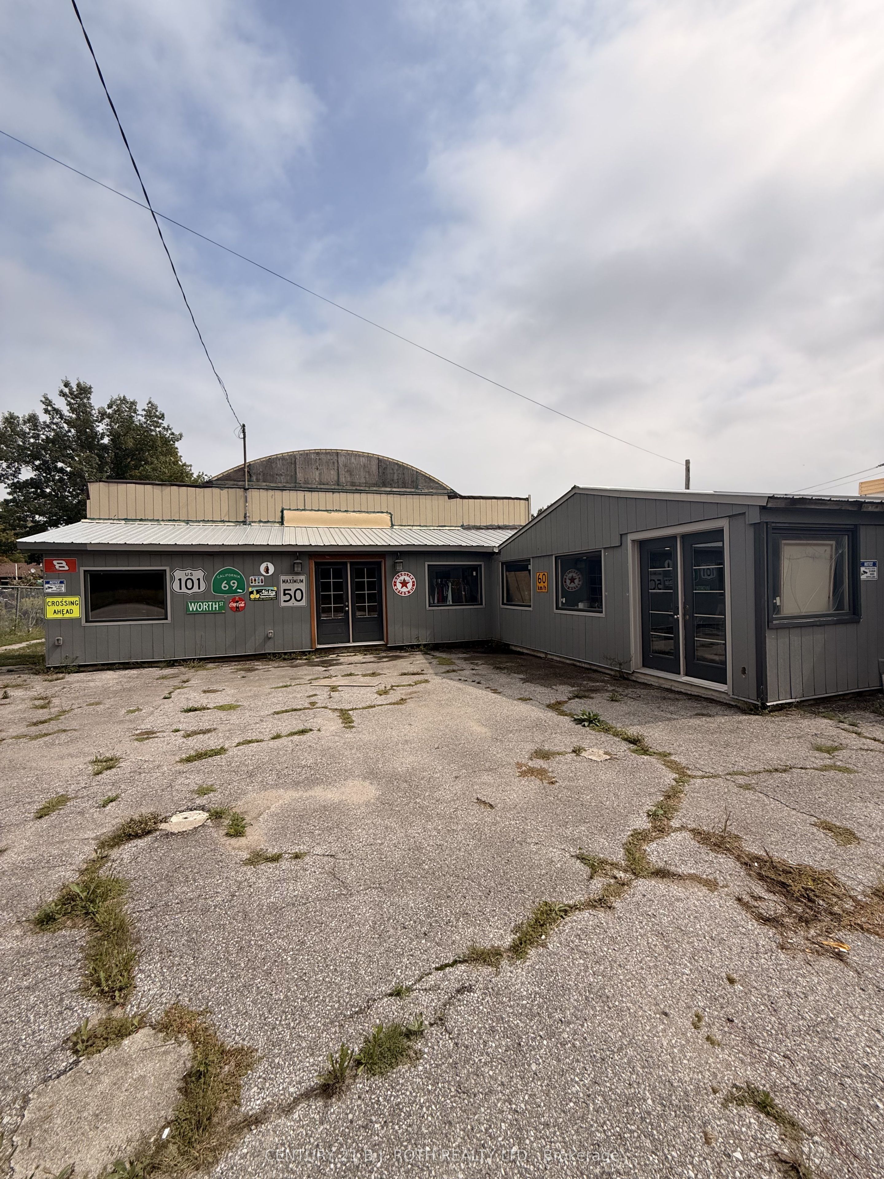1285 Bayfield Street N Property Photo 34