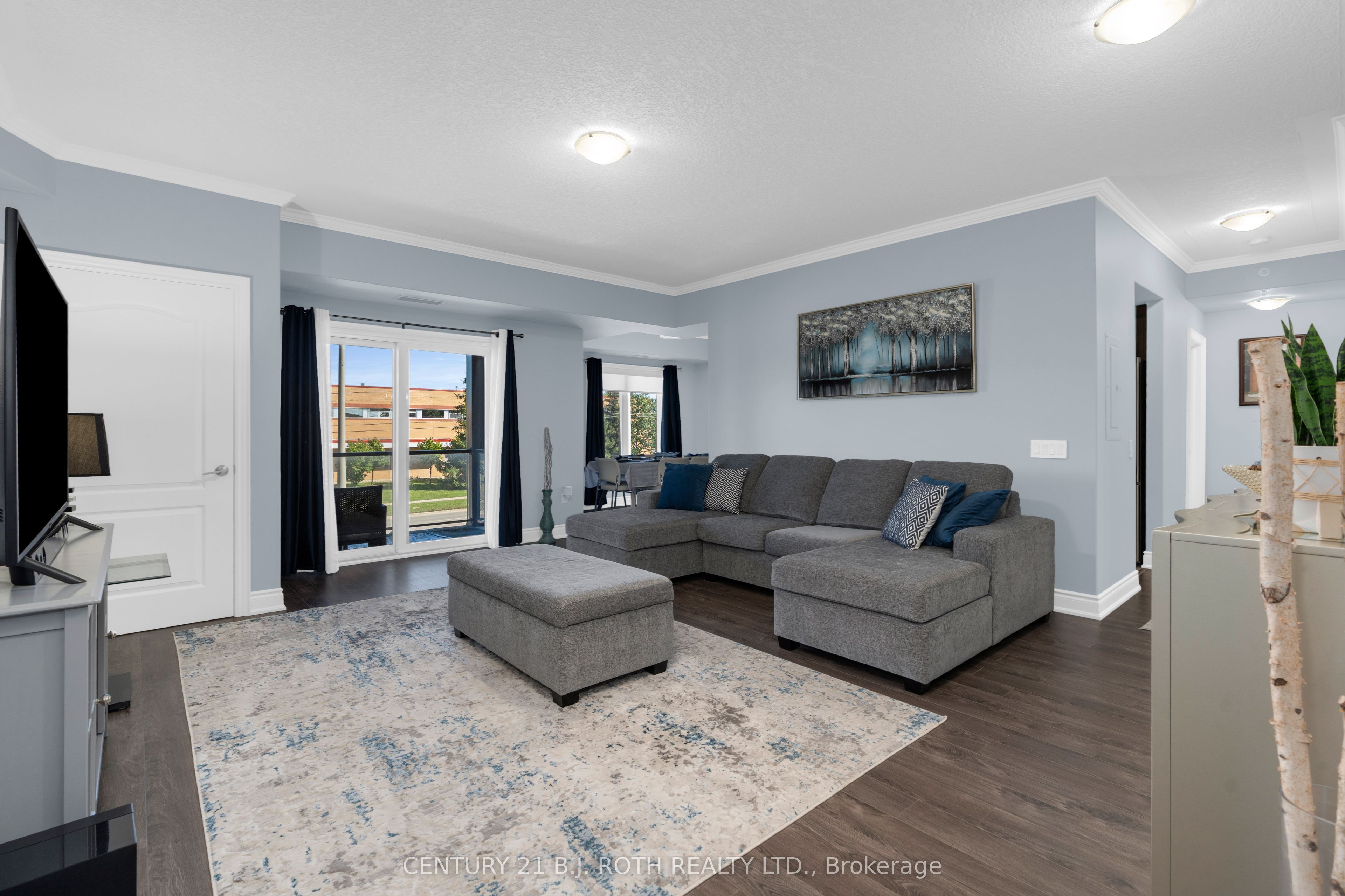 720 Yonge Street 201 Property Photo 4