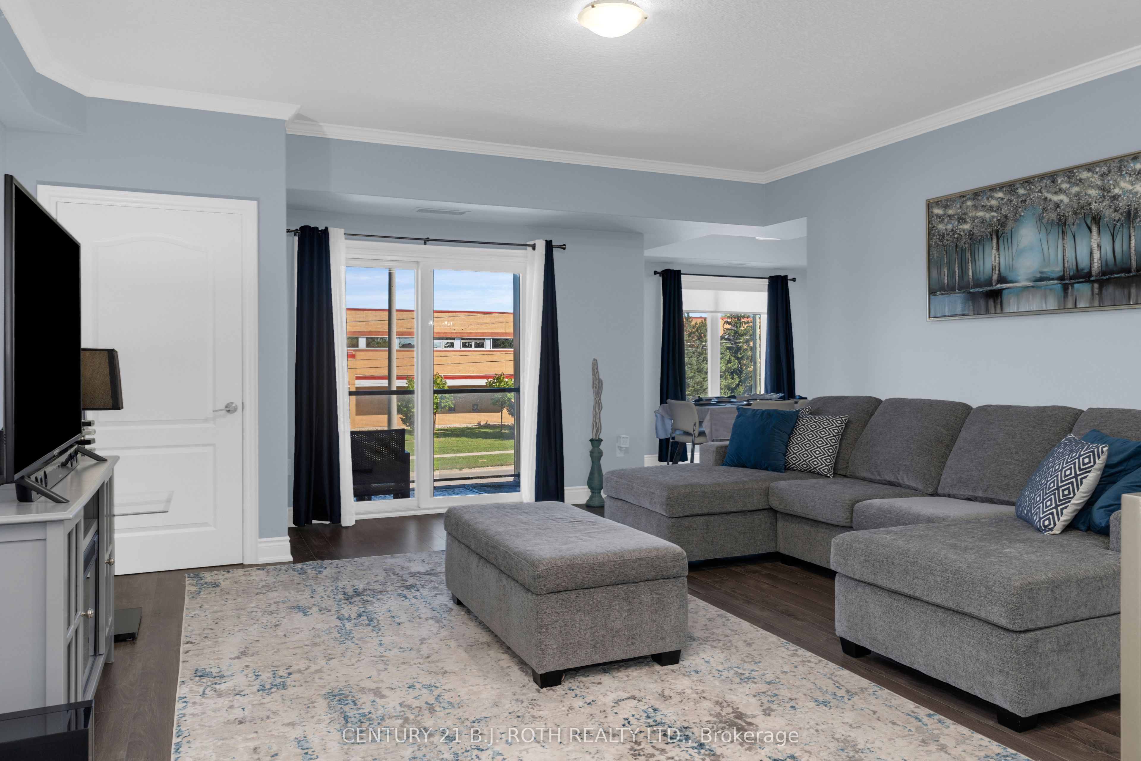 720 Yonge Street 201 Property Photo 5