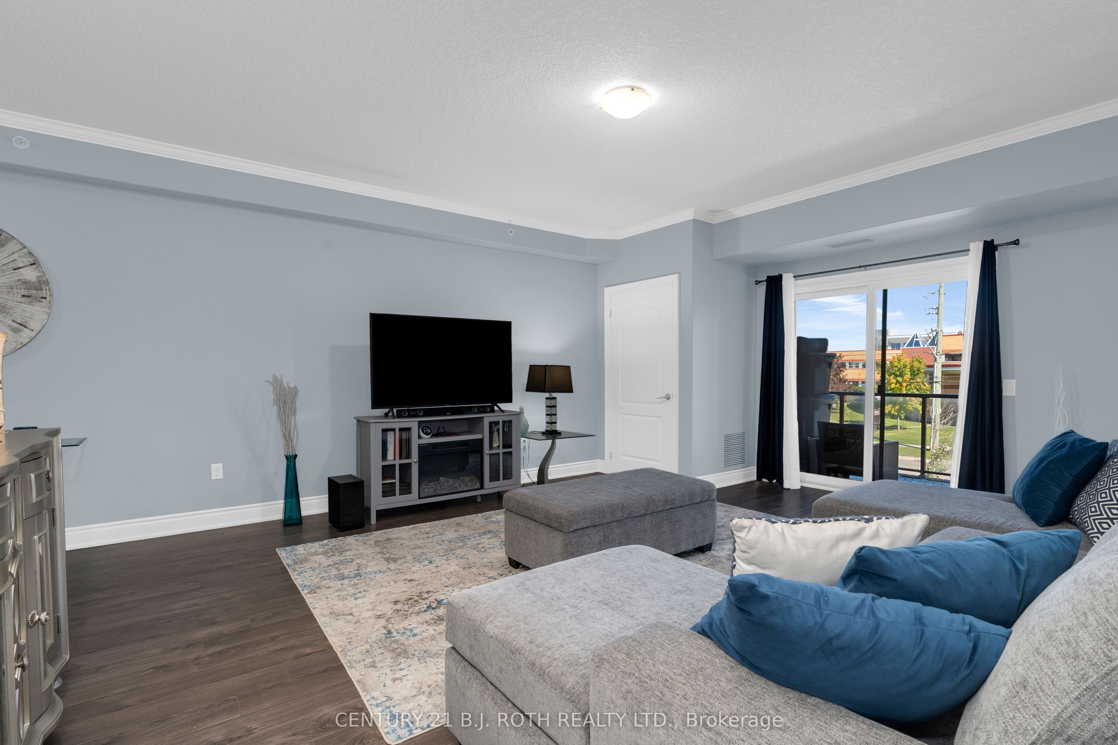 720 Yonge Street 201 Property Photo 9