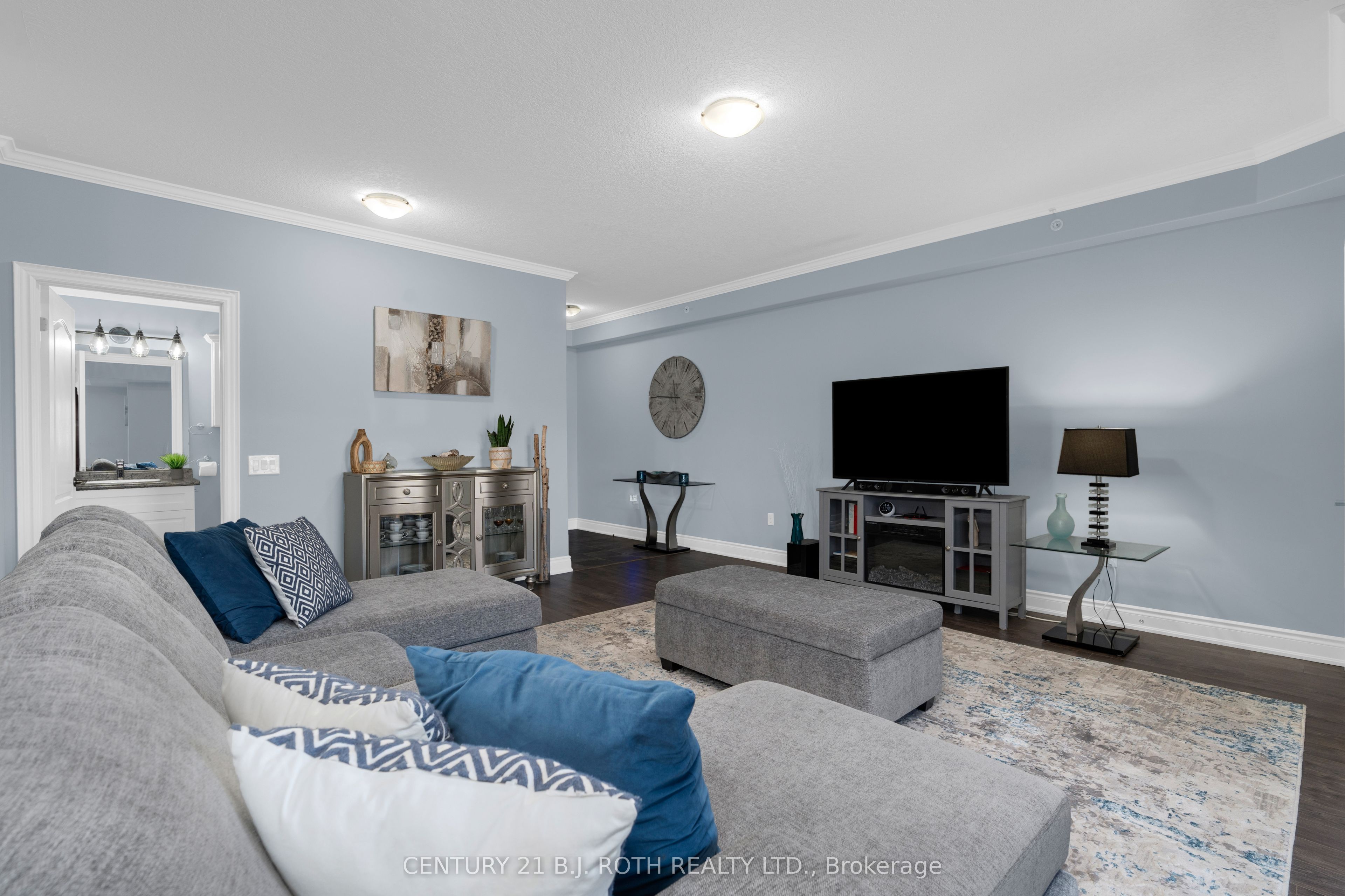 720 Yonge Street 201 Property Photo 10