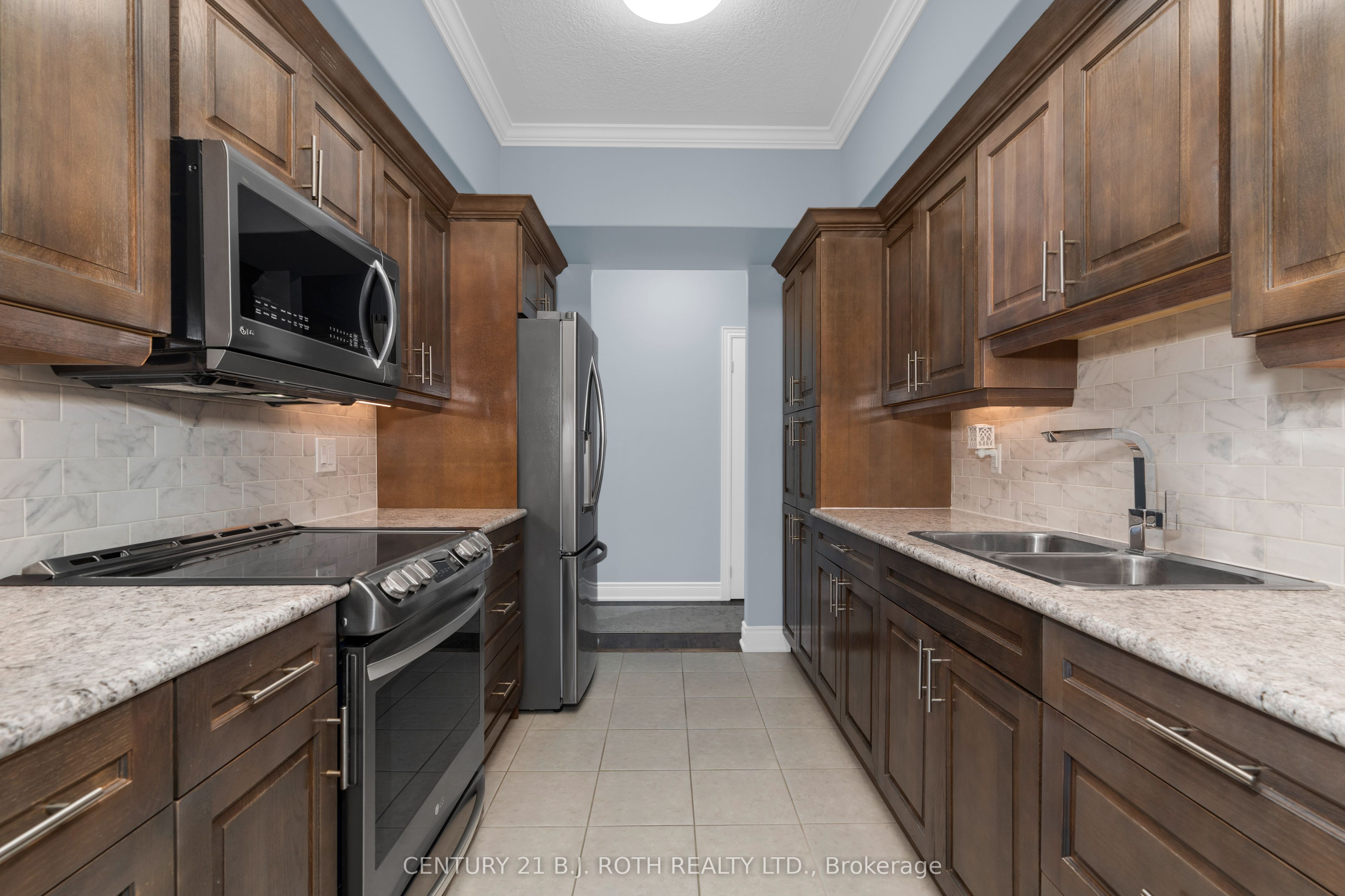 720 Yonge Street 201 Property Photo 13