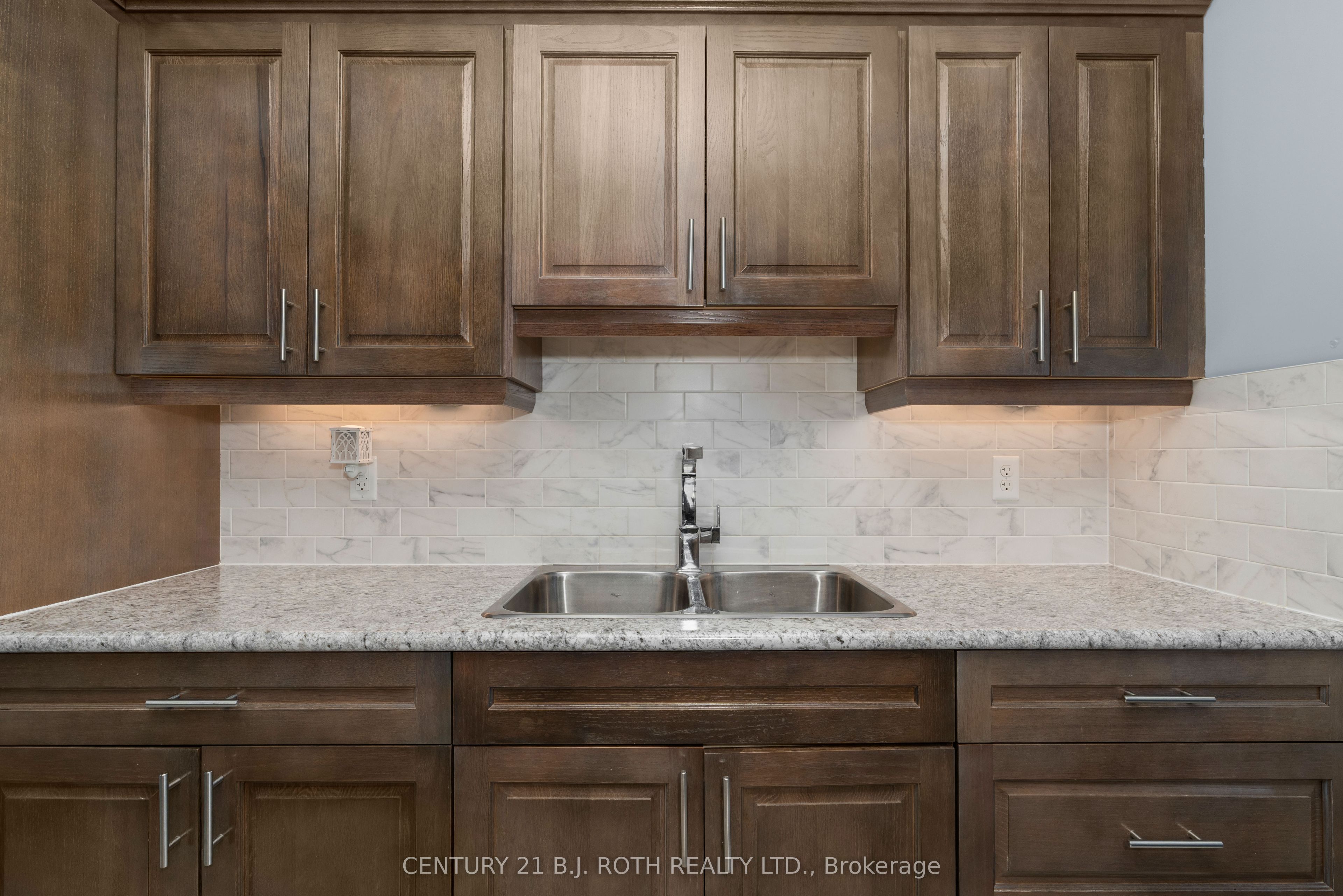 720 Yonge Street 201 Property Photo 15