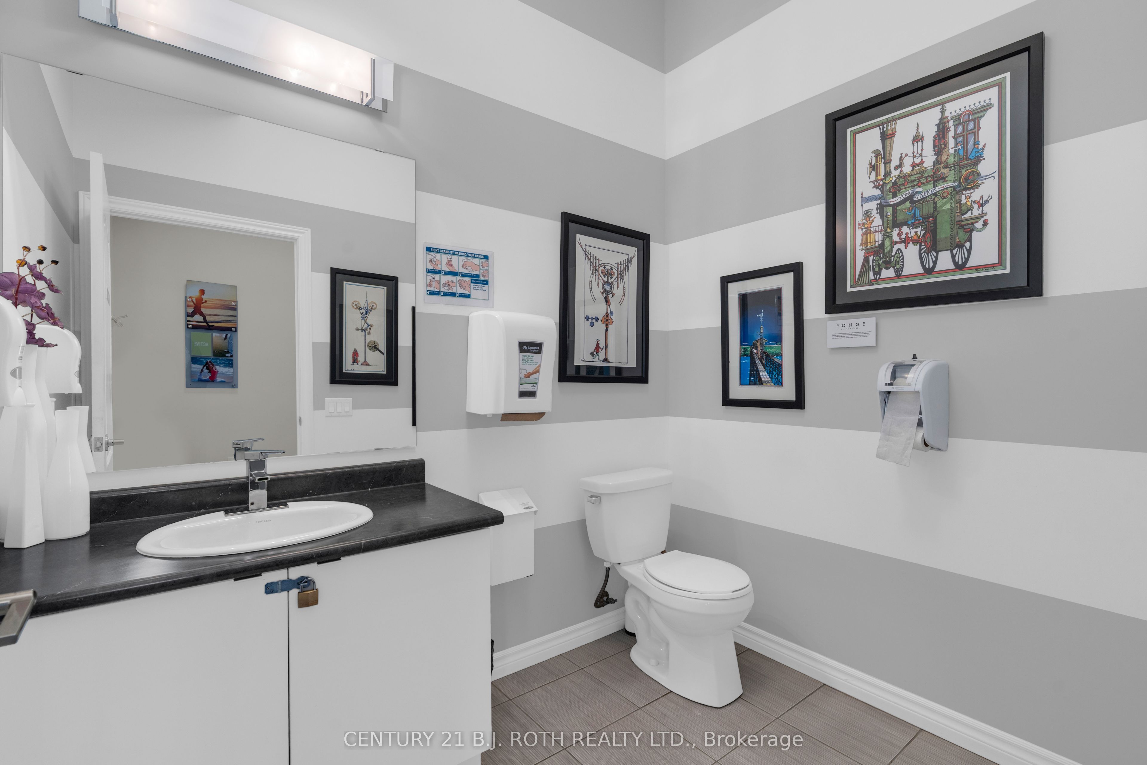 720 Yonge Street 201 Property Photo 34