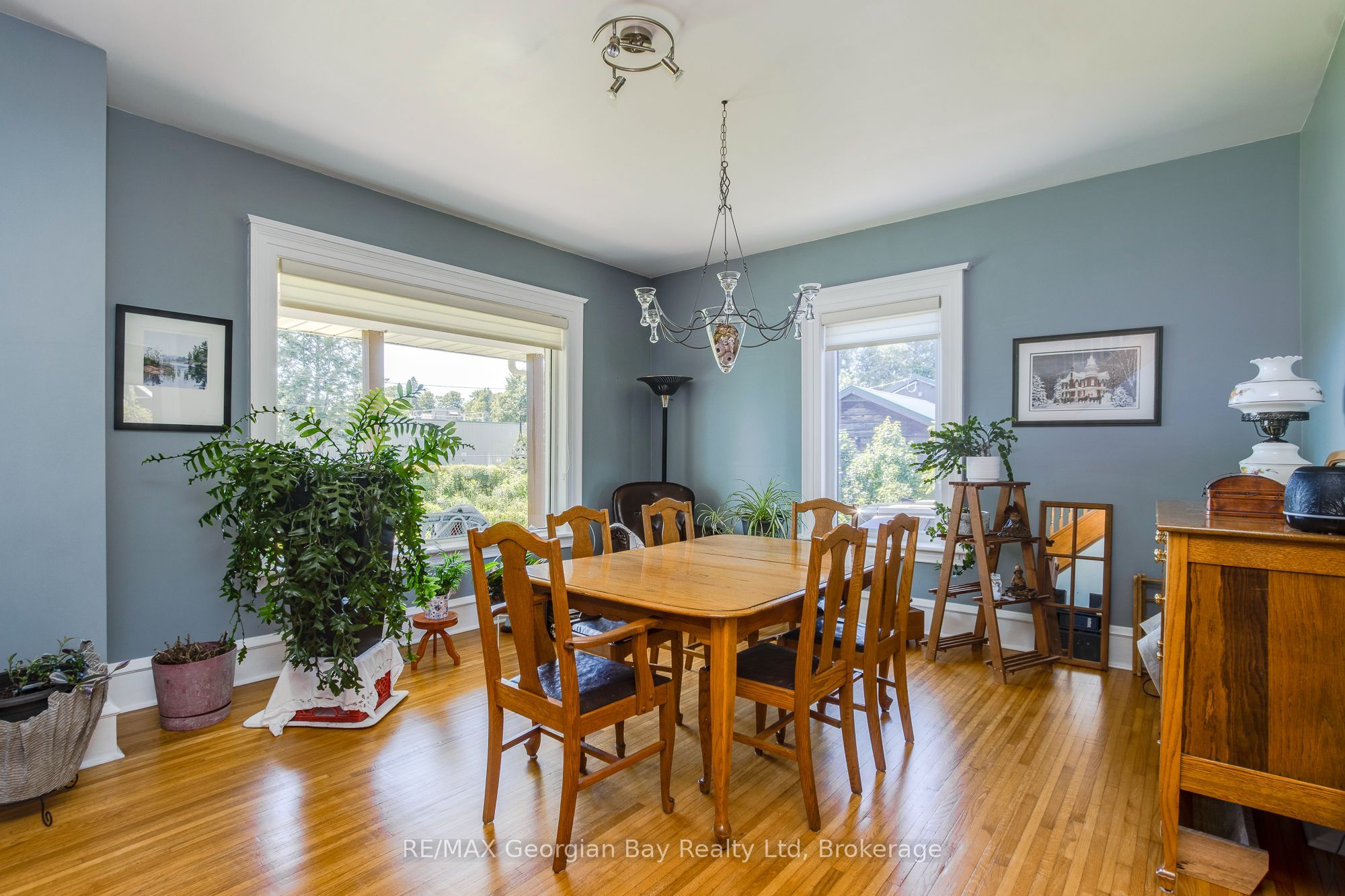 305 Lindsay Street E Property Photo 19