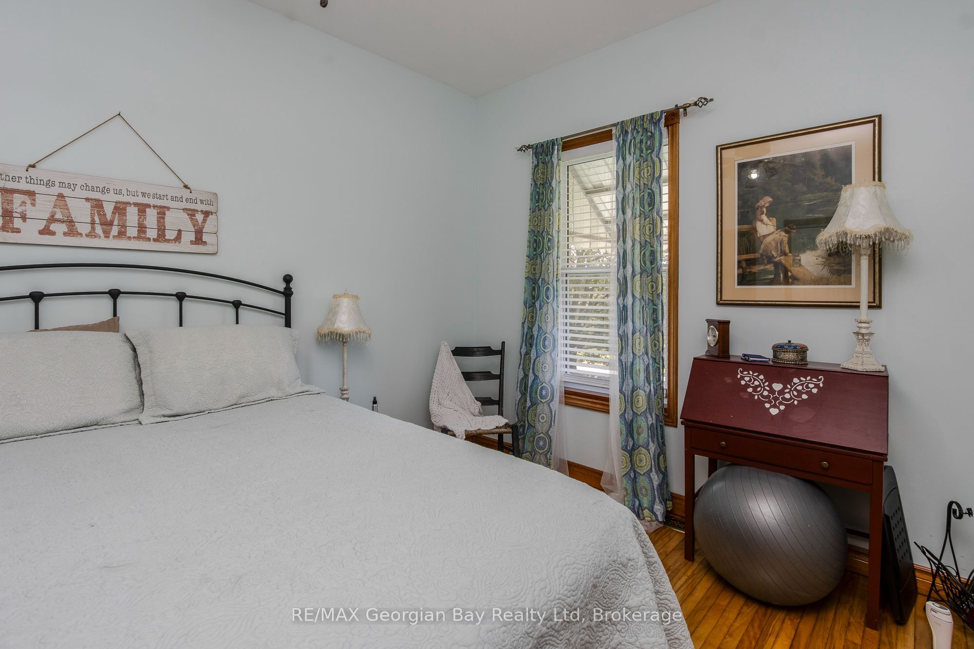 305 Lindsay Street E Property Photo 26