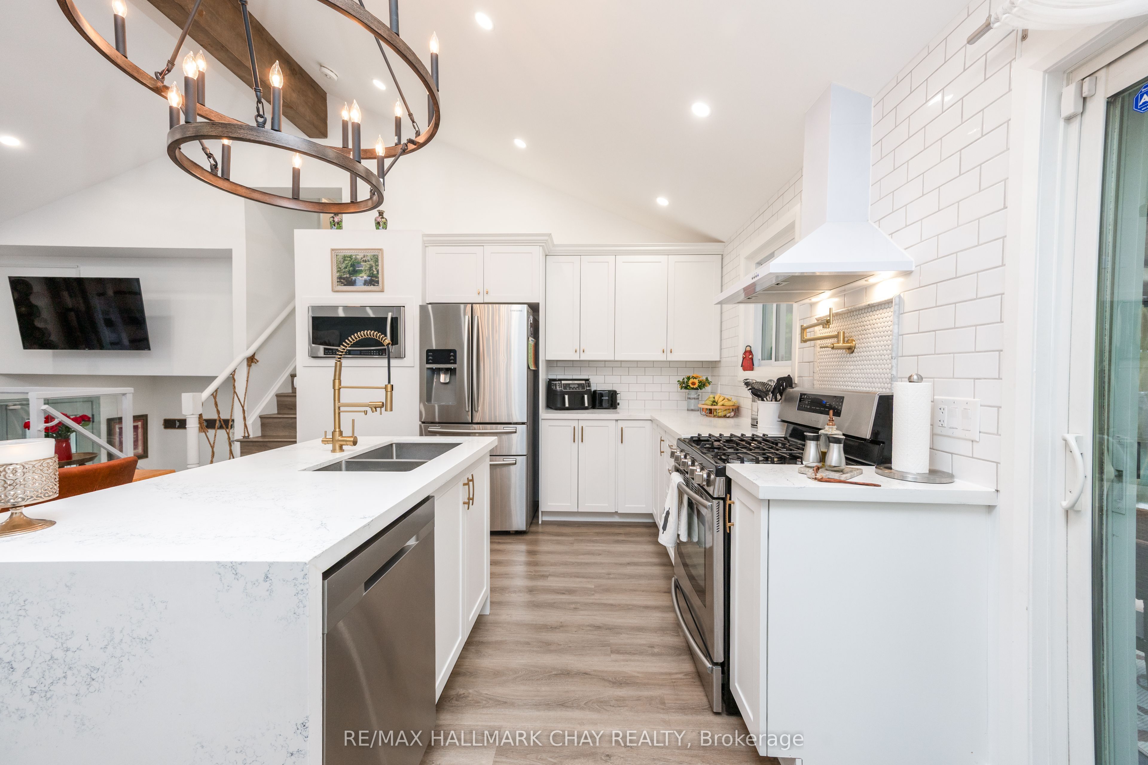 275 Sunnidale Road Property Photo 10