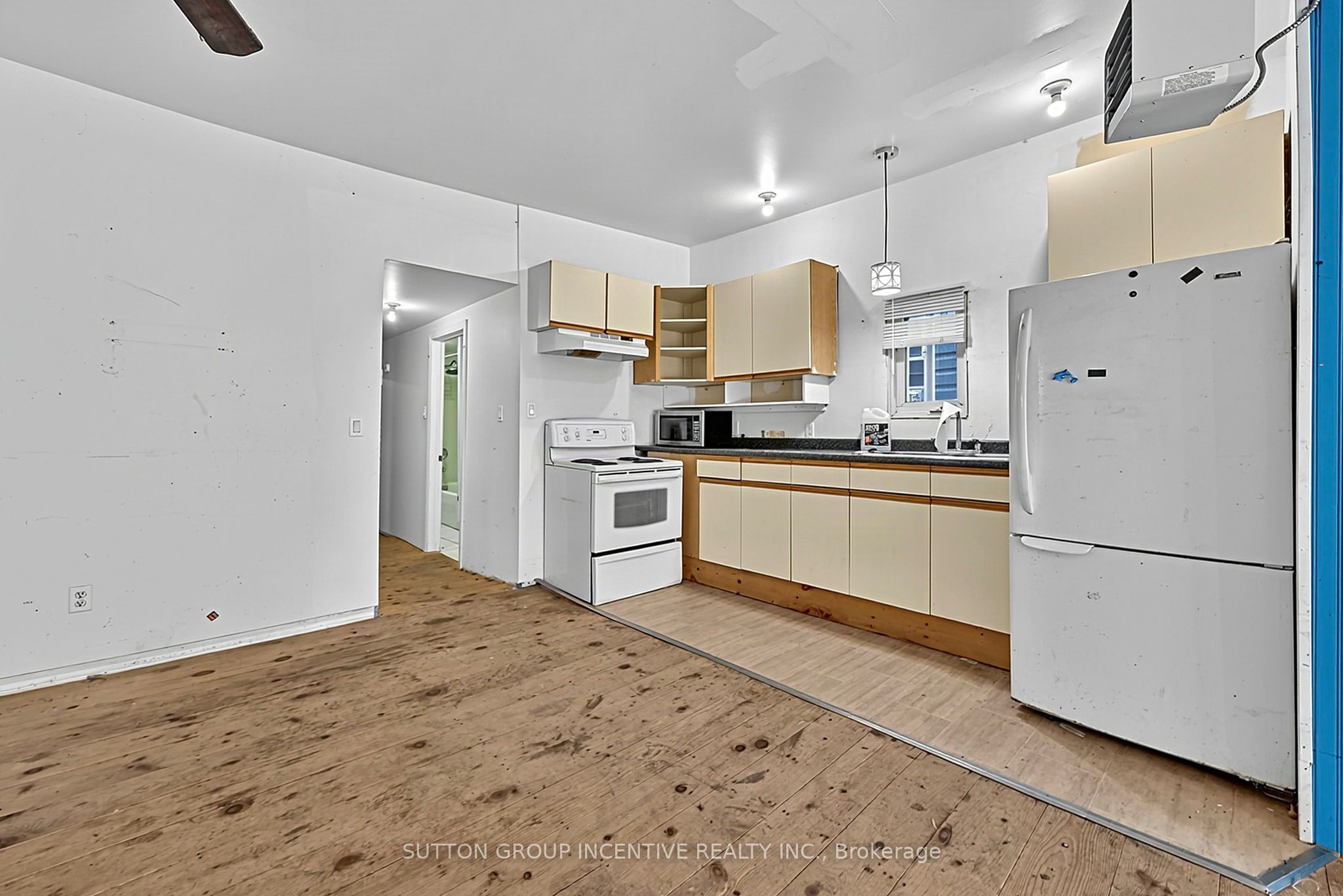 366 Talbot Street Property Photo 9