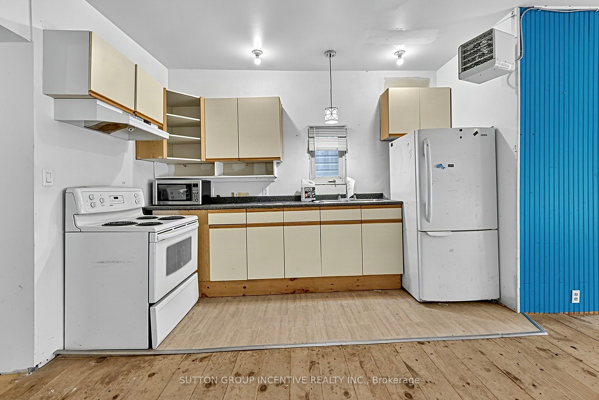 366 Talbot Street Property Photo 10