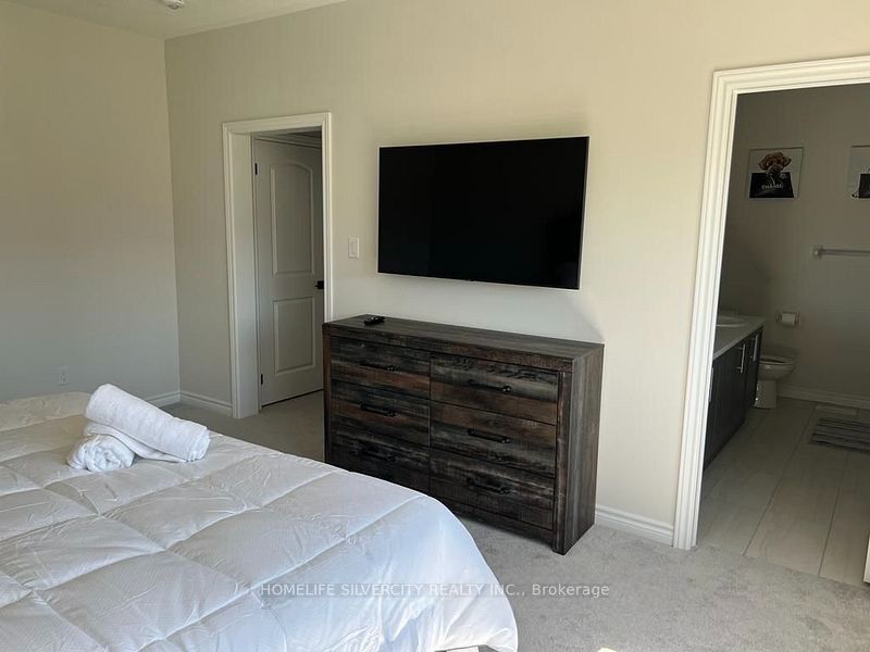 124 Kirby Avenue Property Photo 8