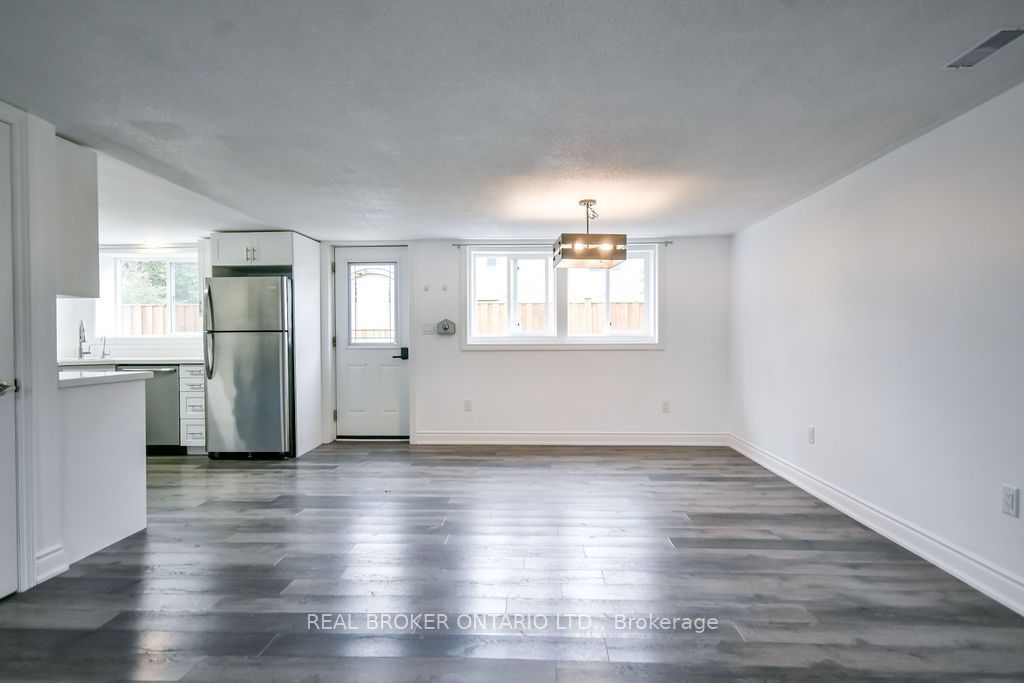 217 John Street Property Photo 5