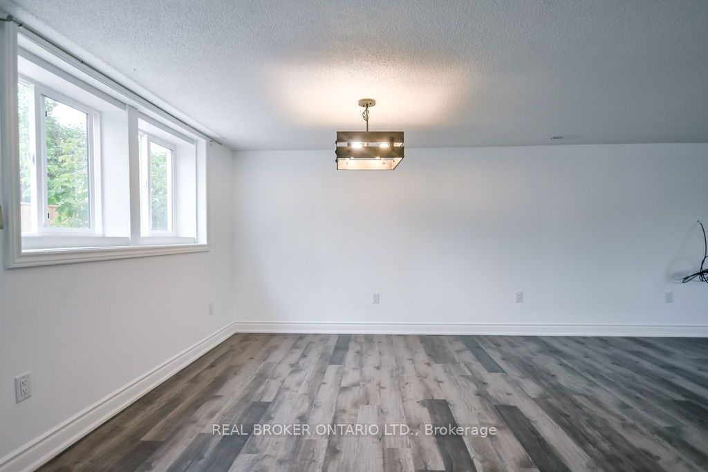 217 John Street Property Photo 12