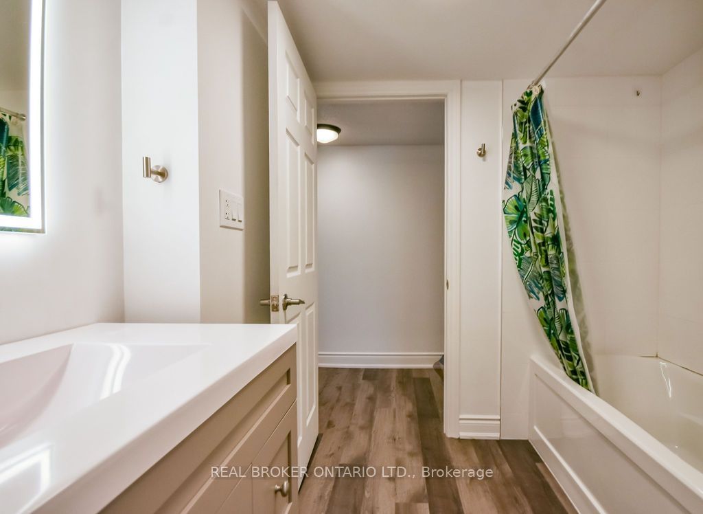 217 John Street Property Photo 16