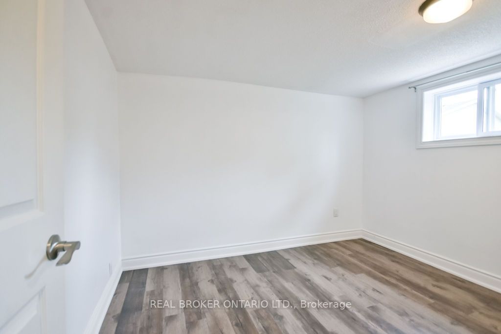 217 John Street Property Photo 22