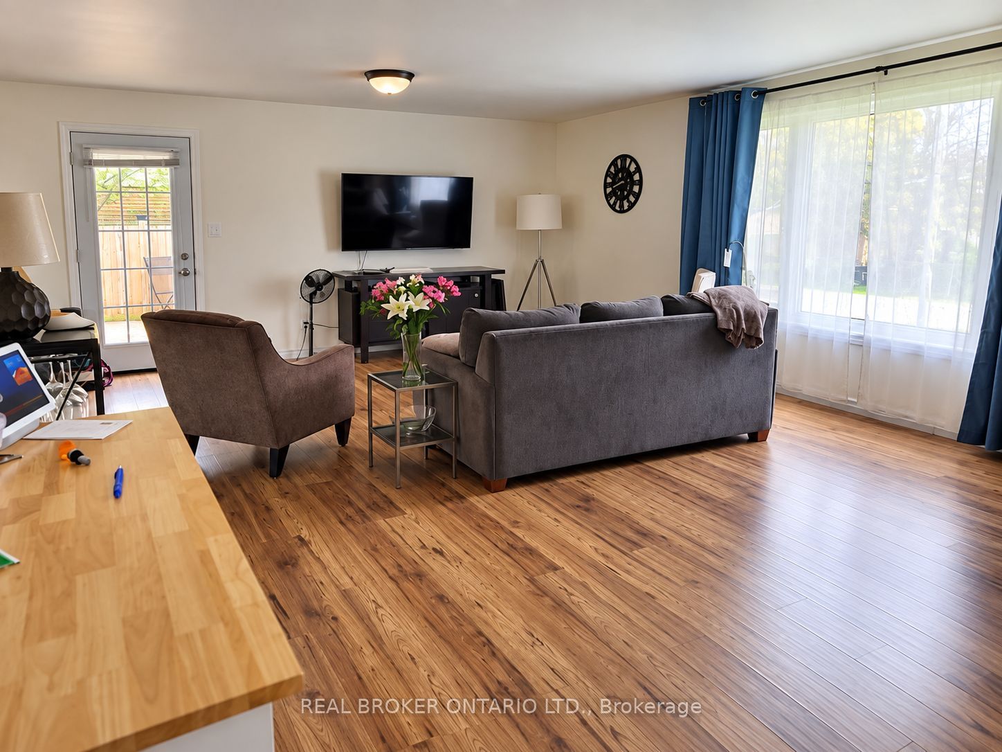 217 John Street Property Photo 25