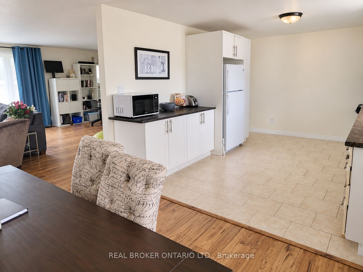 217 John Street Property Photo 29