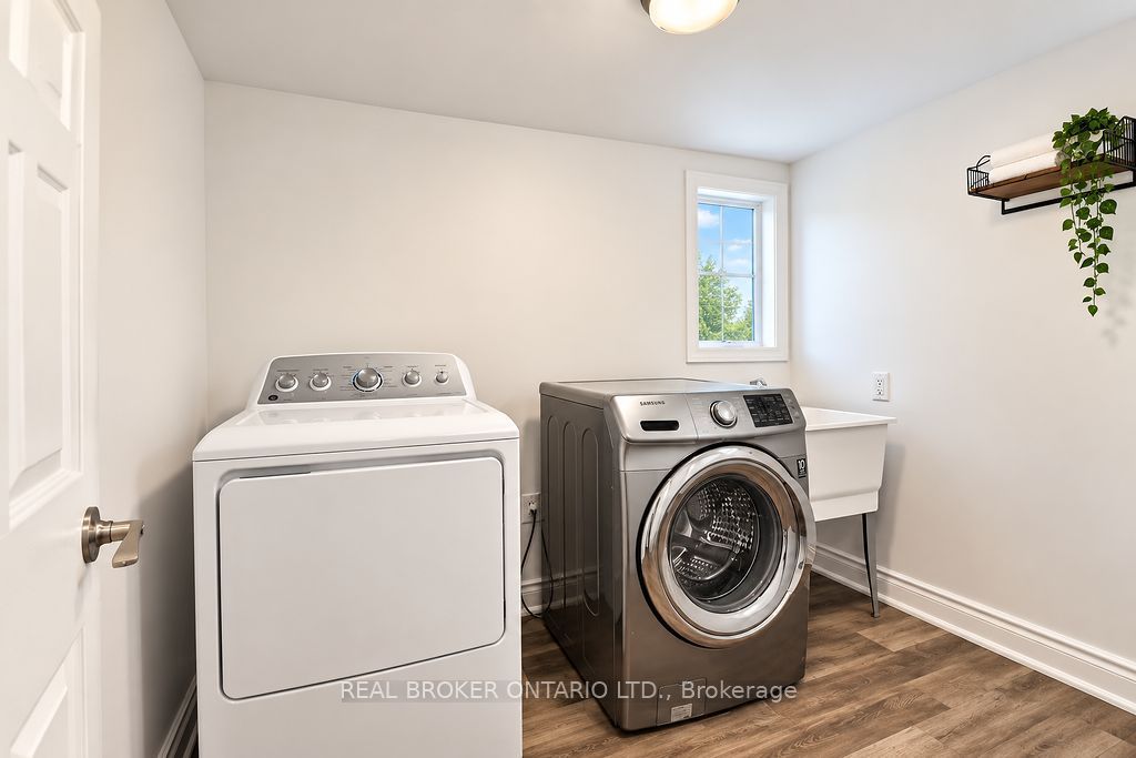 217 John Street Property Photo 36